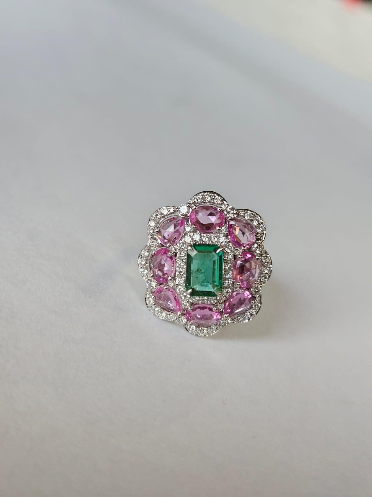 Set in 18K Gold, Zambian Emerald, Ceylon Pink Sapphires & Diamonds Cocktail Ring In New Condition For Sale In Hong Kong, HK