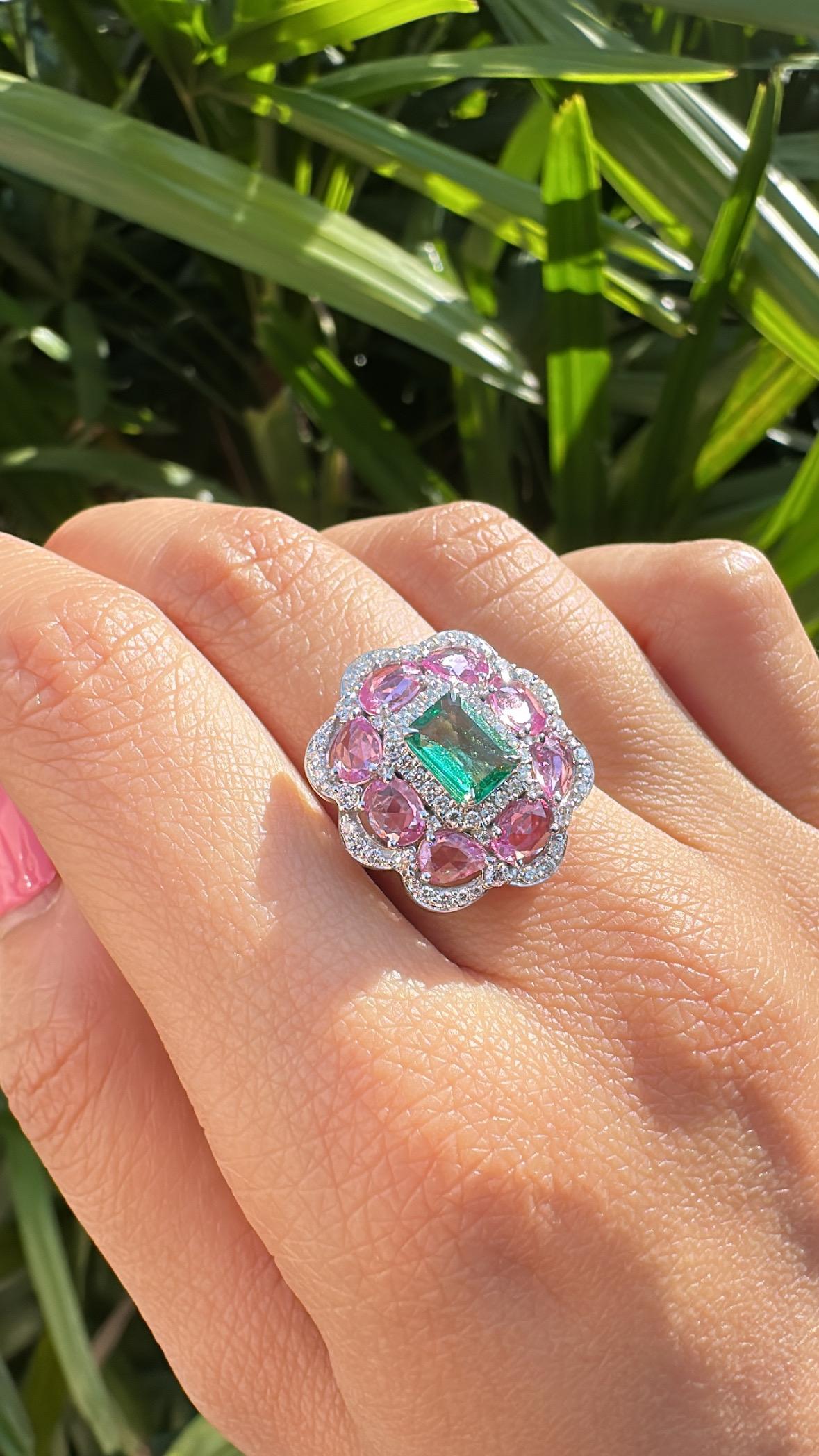 Set in 18K Gold, Zambian Emerald, Ceylon Pink Sapphires & Diamonds Cocktail Ring For Sale 2