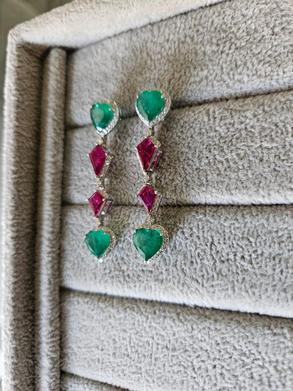 Modern Set in 18K Gold, Zambian Emerald, Mozambique Ruby & Diamonds Chandelier Earrings For Sale
