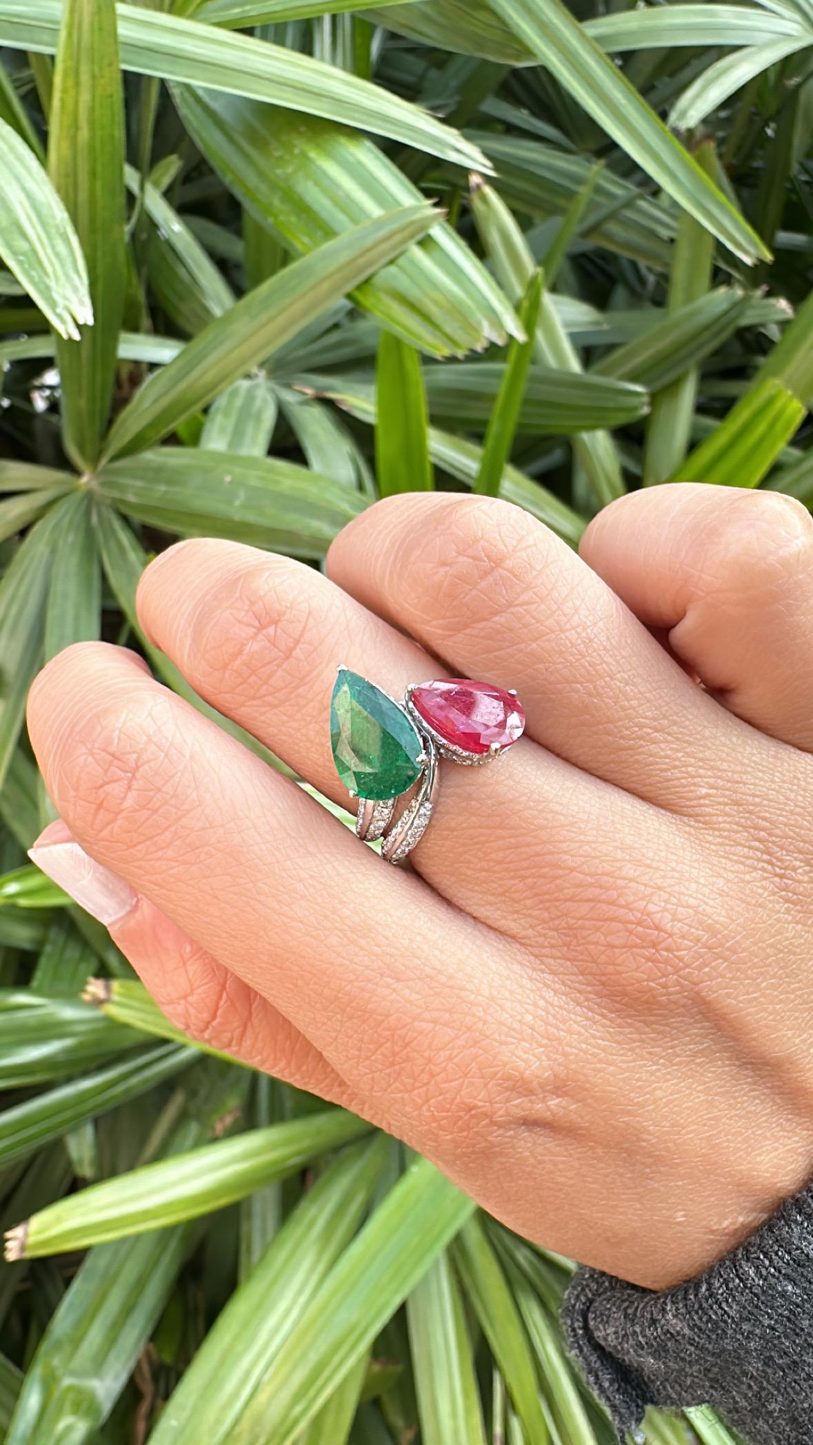 Women's or Men's Set in 18K Gold, Zambian Emerald, Mozambique Ruby & Diamonds Engagement Ring For Sale