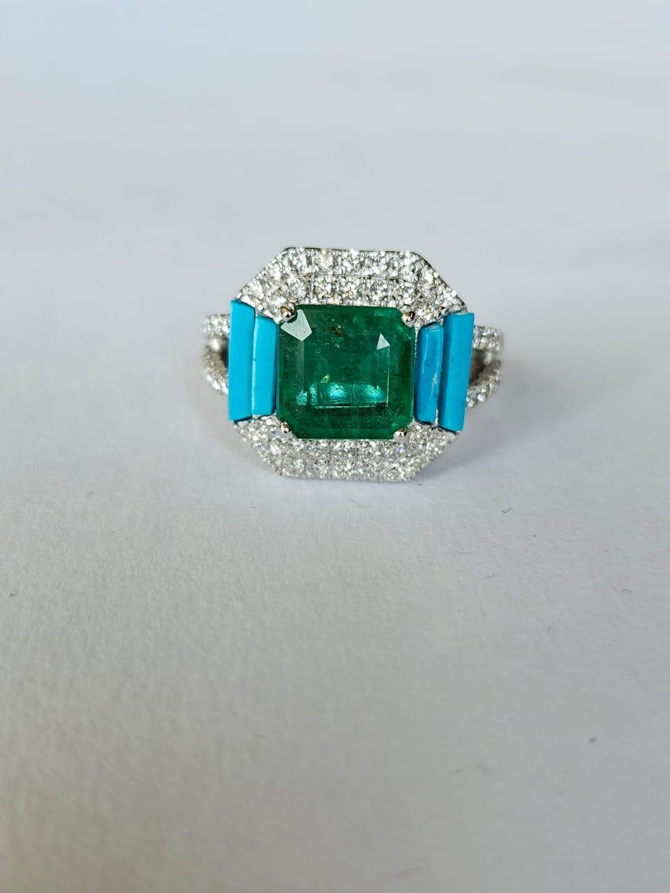 Set in 18K Gold, Zambian Emerald, natural Turquoise & Diamonds Engagement Ring In New Condition For Sale In Hong Kong, HK