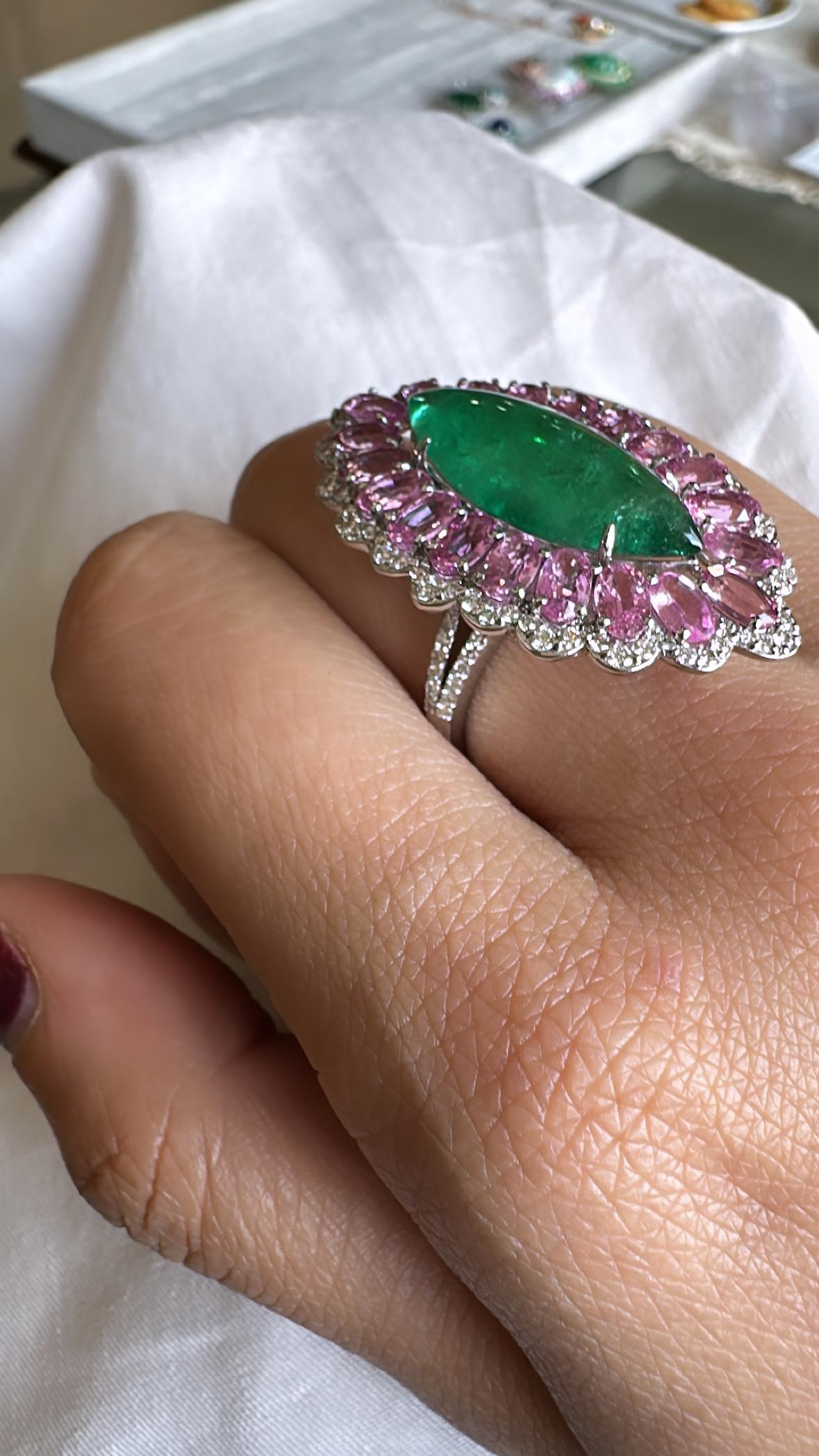 Women's or Men's Set in 18K Gold, Zambian Emerald, Pink Sapphires & Diamonds Cocktail Ring For Sale