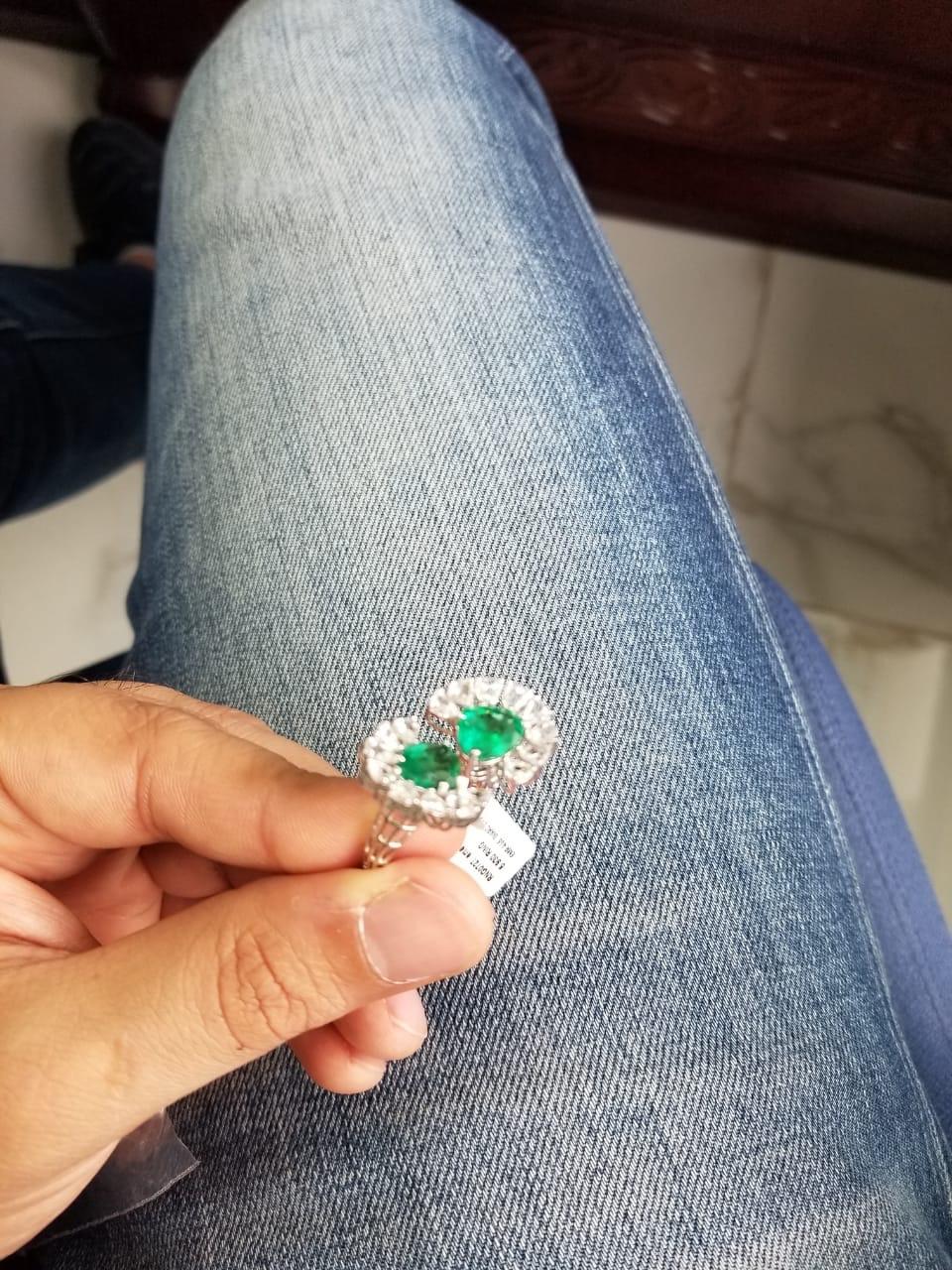 18k Gold Zambian Emerald and Rose Cut Diamonds Two-Finger Cocktail Ring In New Condition In Hong Kong, HK