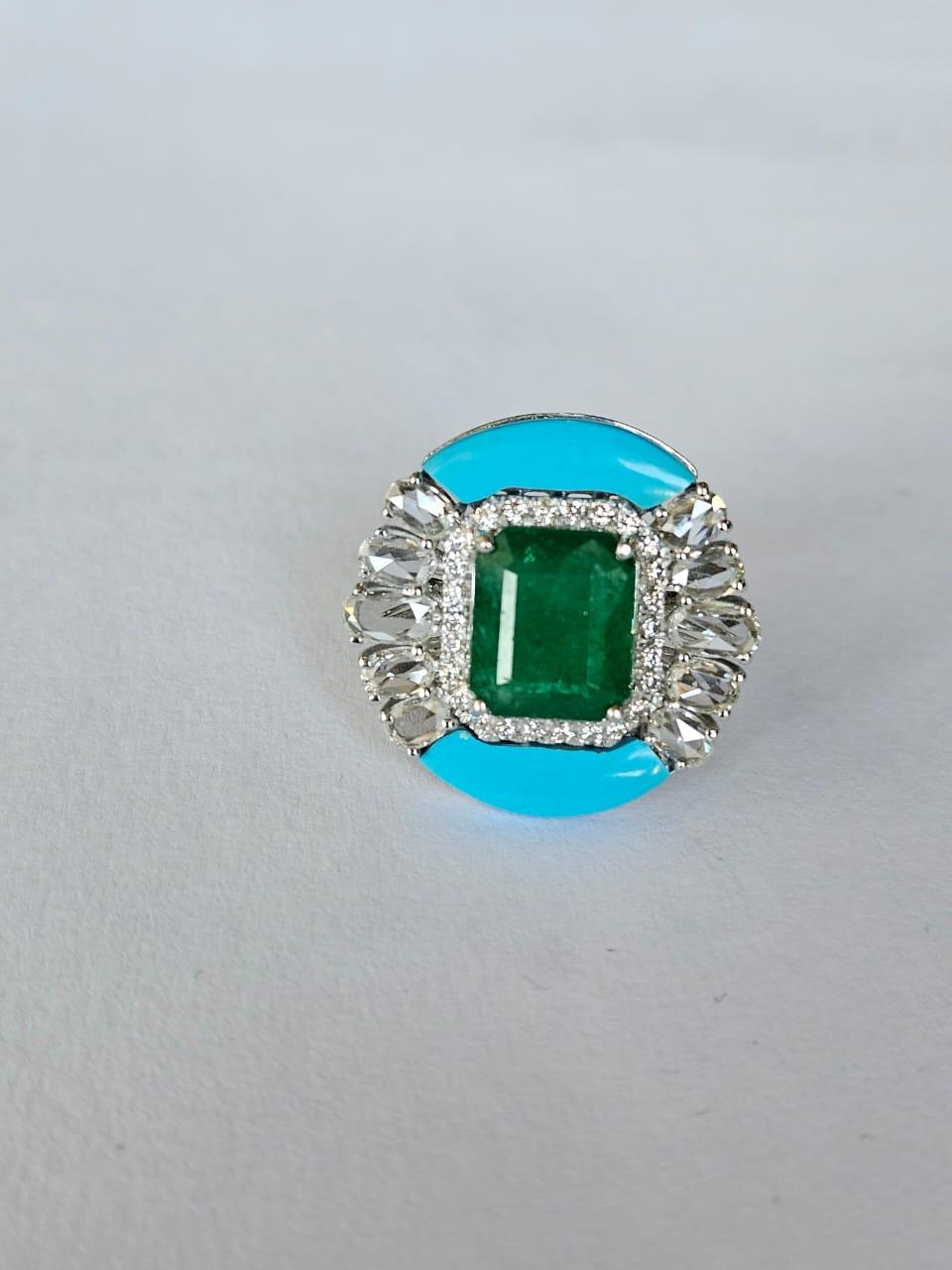 Cocktailring aus 18 Karat Gold, sambischem Smaragd, Türkis und Diamanten im Rosenschliff für Damen oder Herren im Angebot
