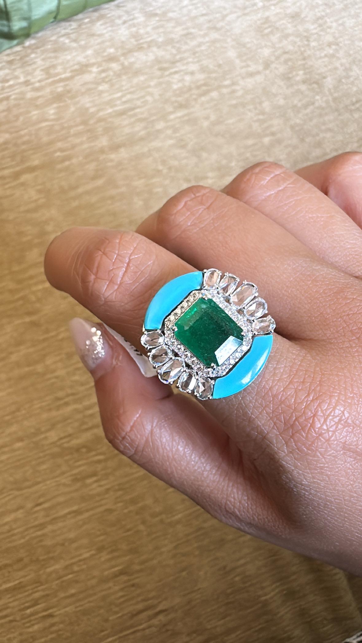 Cocktailring aus 18 Karat Gold, sambischem Smaragd, Türkis und Diamanten im Rosenschliff im Angebot 3