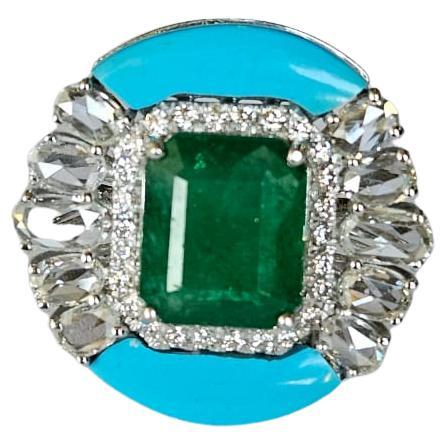 Anillo de cóctel engastado en oro de 18 quilates, esmeralda zambiana, turquesa y diamantes talla rosa