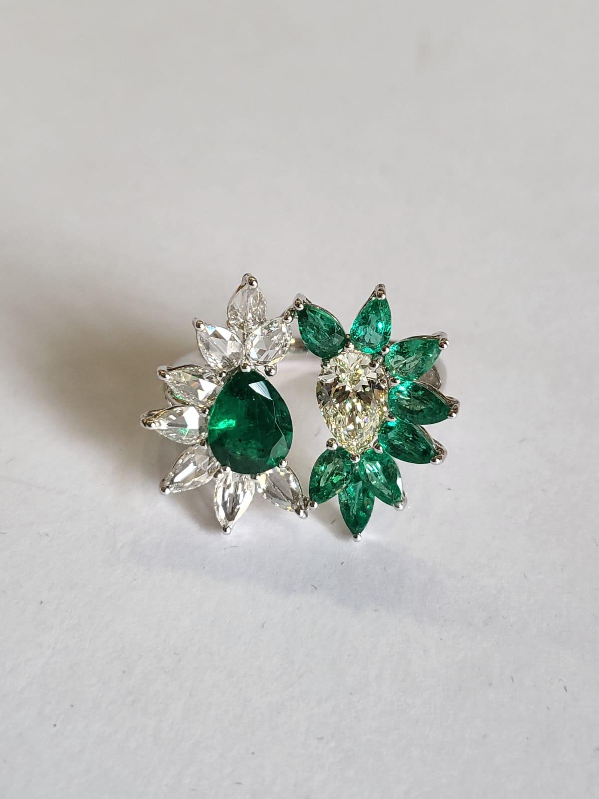 Set in 18K Gold, 2.92 carat Zambian Emerald & 2.02 carat Diamonds Engagement Ring In New Condition In Hong Kong, HK