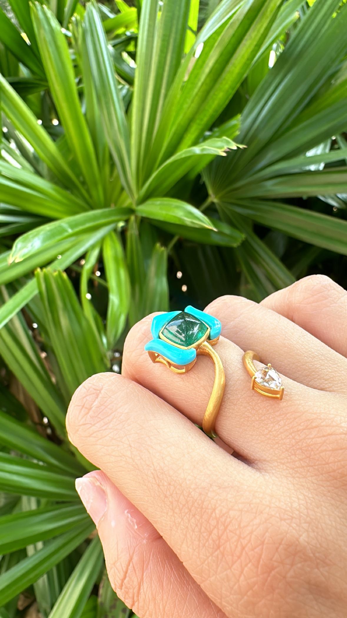 Women's or Men's Set in 18K Matte Gold, Emerald sugarloaf, Turquoise & Diamonds Wrap Around Ring For Sale