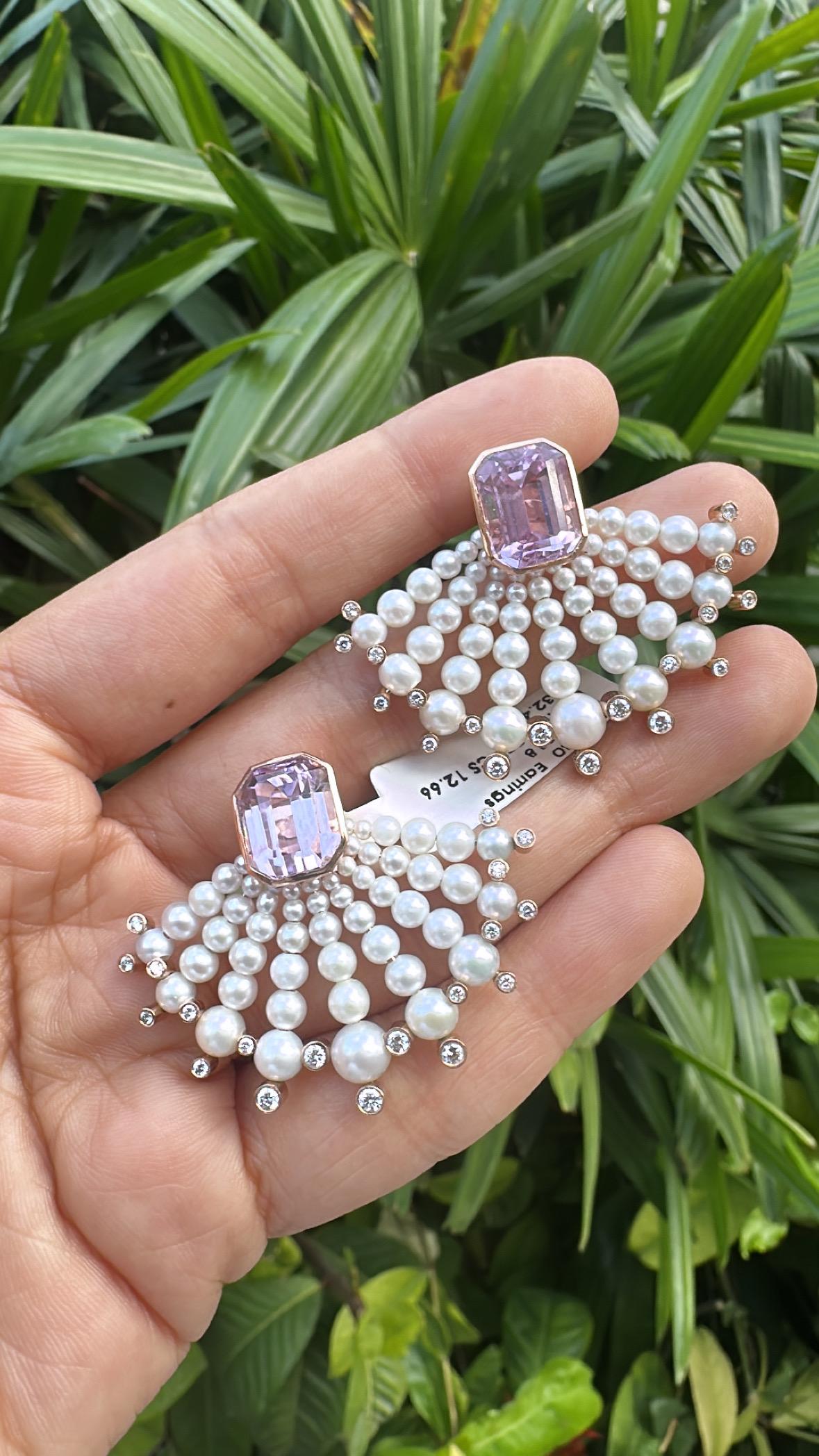 Set in 18K rose Gold, 12.66 Kunzite, Freshwater Pearls & Diamonds Stud Earrings For Sale 1