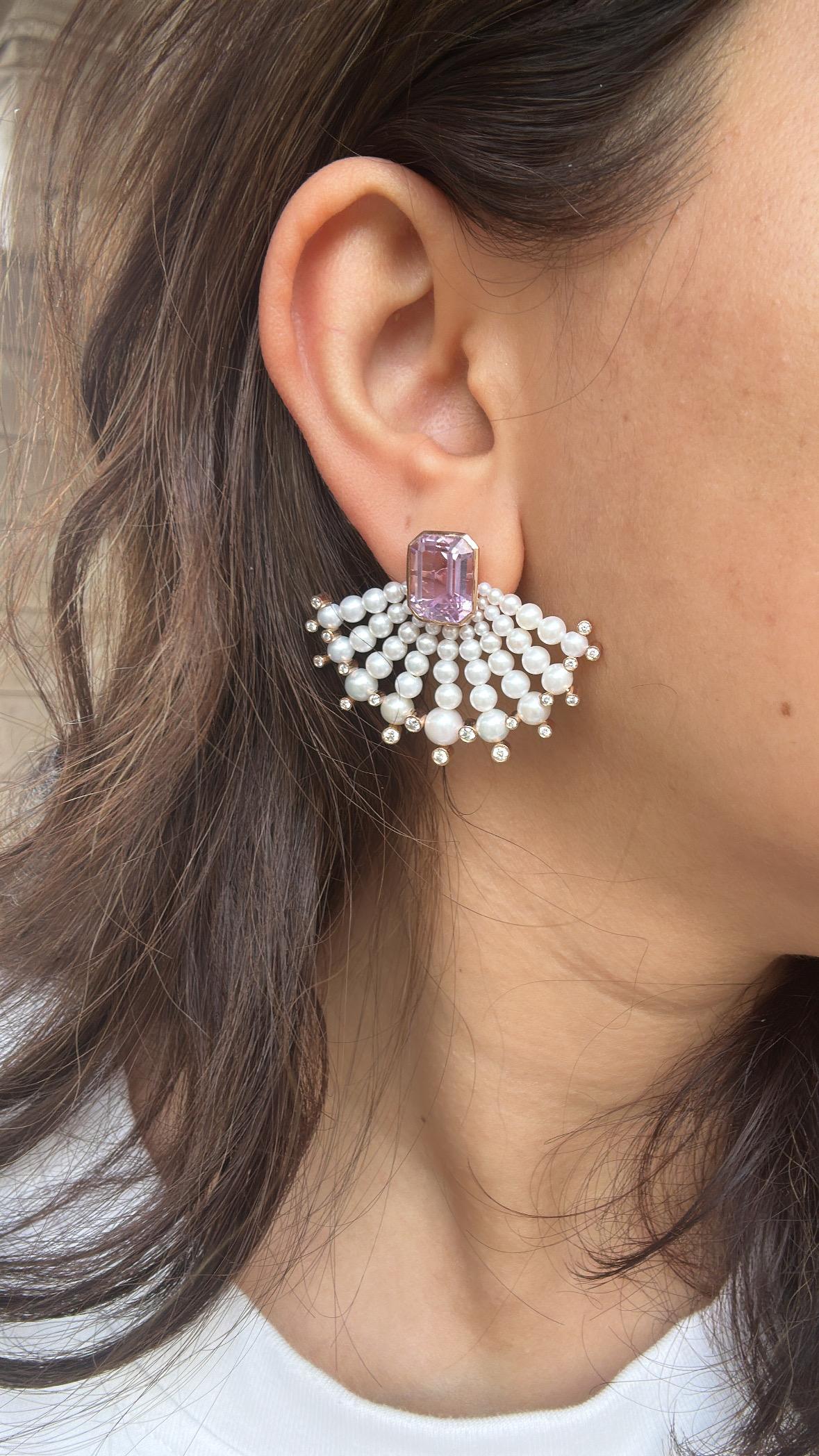Set in 18K rose Gold, 12.66 Kunzite, Freshwater Pearls & Diamonds Stud Earrings For Sale 3