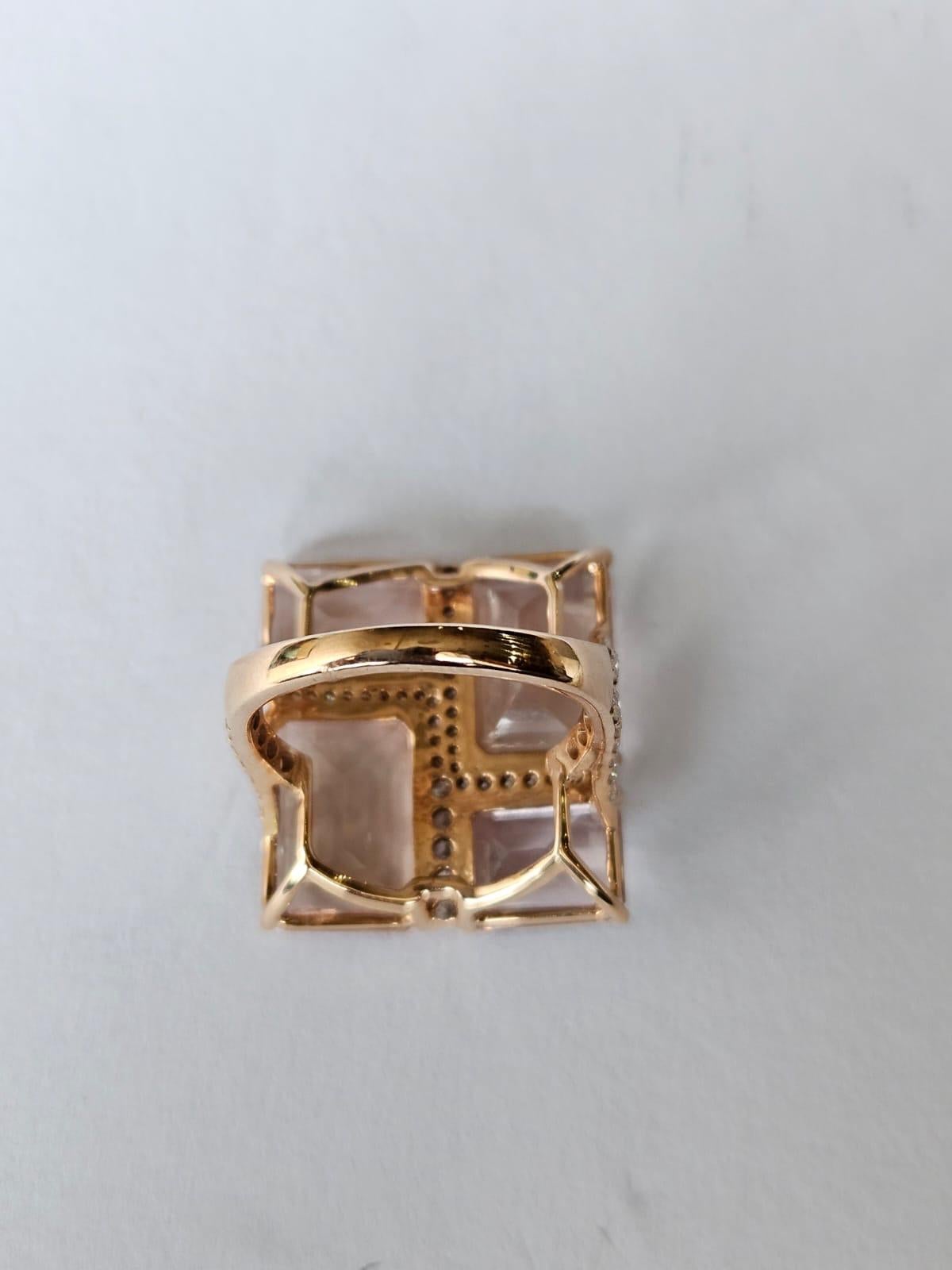 Moderno Anello da cocktail con morganite e diamanti, 15,84 carati, in oro rosa 18 carati in vendita
