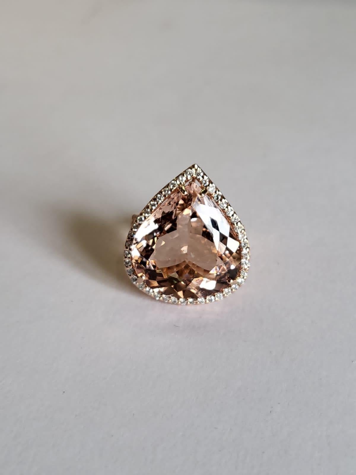 Set in 18k Rose Gold, 16.21 Carats Morganite & Diamonds Engagement/Cocktail Ring In New Condition In Hong Kong, HK