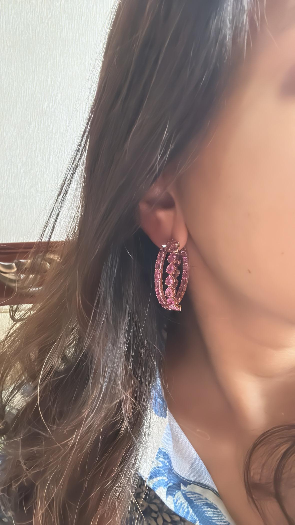 Orecchini a cerchio in oro rosa 18 carati, 17,97 carati, zaffiri rosa di Ceylon in vendita 5