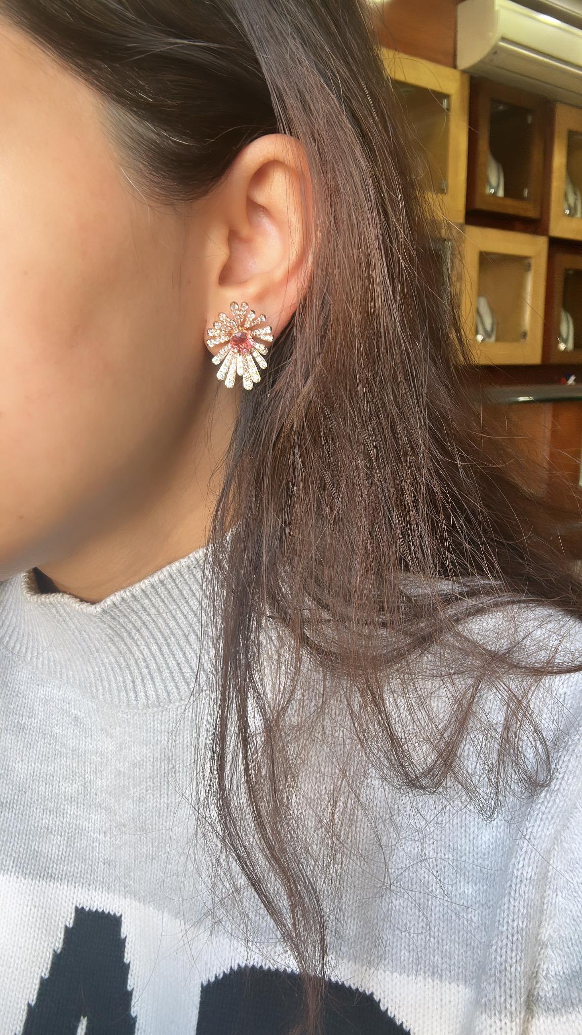 Orecchini con tormalina e diamanti in oro rosa 18K, 1,98 carati in vendita 2