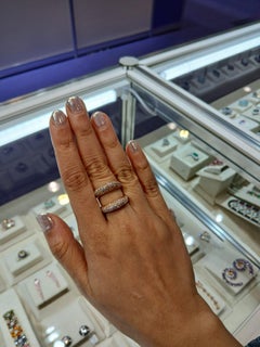 Set in 18K Rose Gold, 2.00 carats, natural Diamonds Band Cocktail Ring