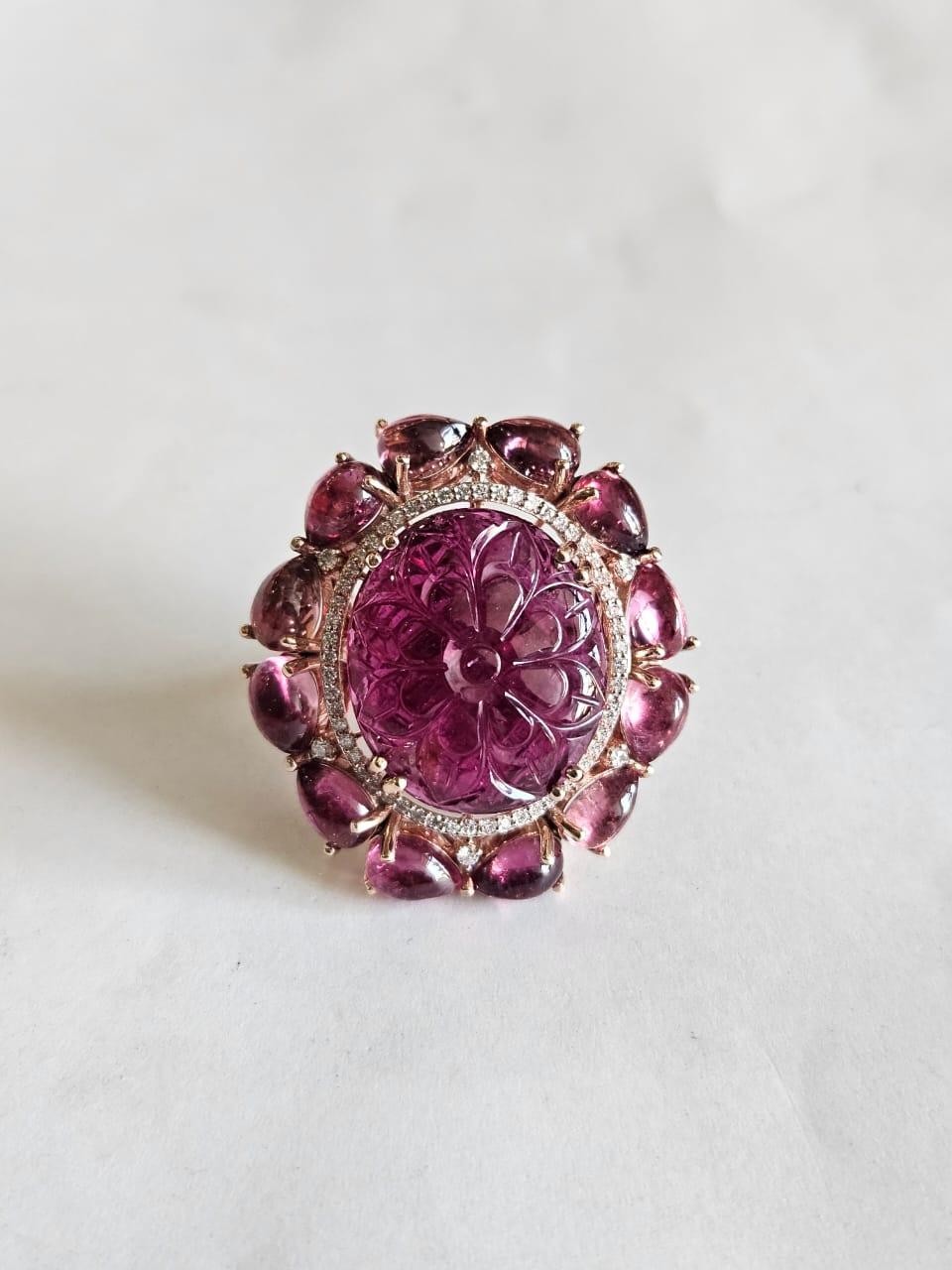 Cocktailring mit geschnitzten Turmalinen und Diamanten, gefasst in 18 Karat Roségold, 30,41 Karat im Zustand „Neu“ im Angebot in Hong Kong, HK