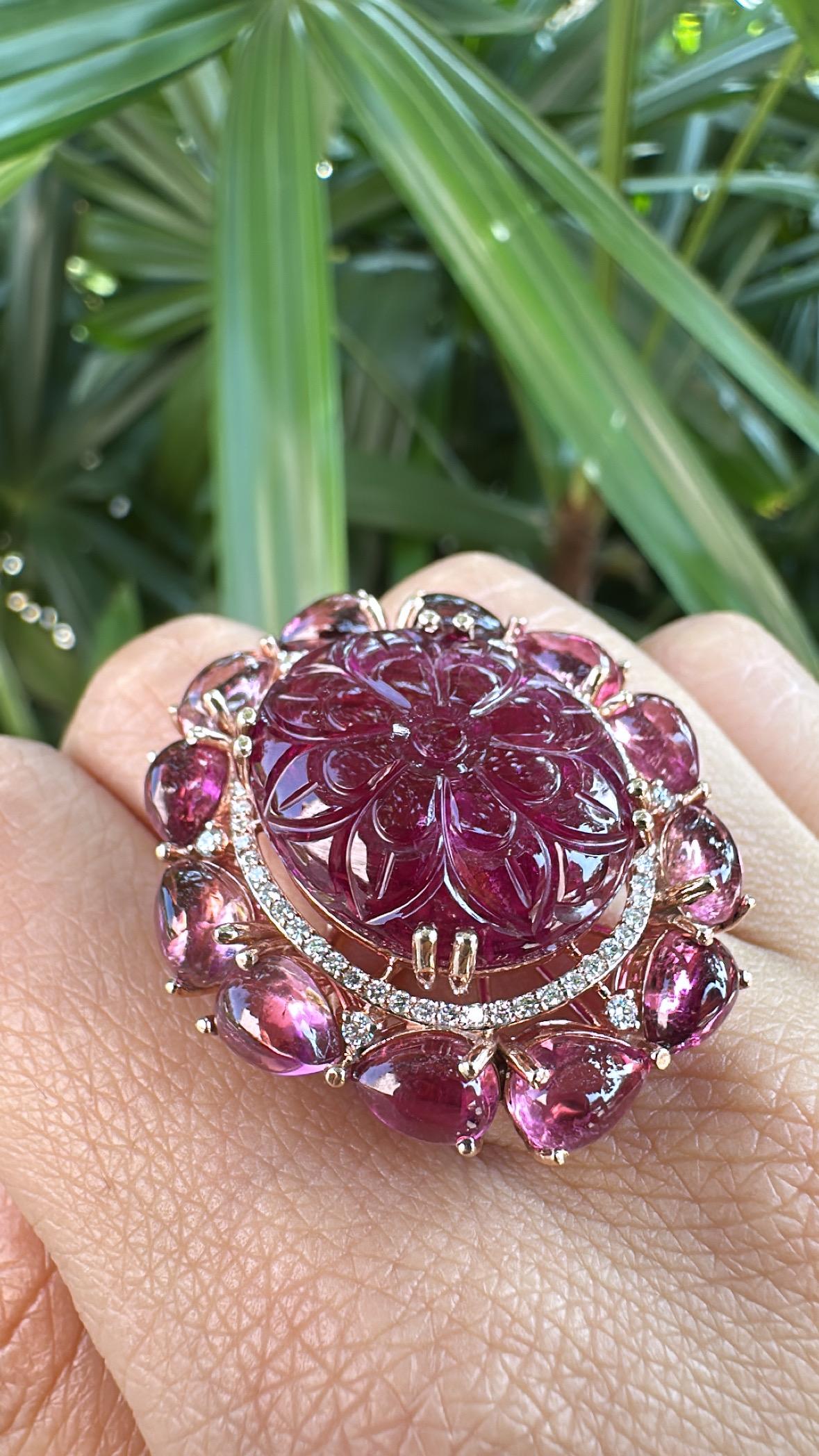 Cocktailring mit geschnitzten Turmalinen und Diamanten, gefasst in 18 Karat Roségold, 30,41 Karat im Angebot 3