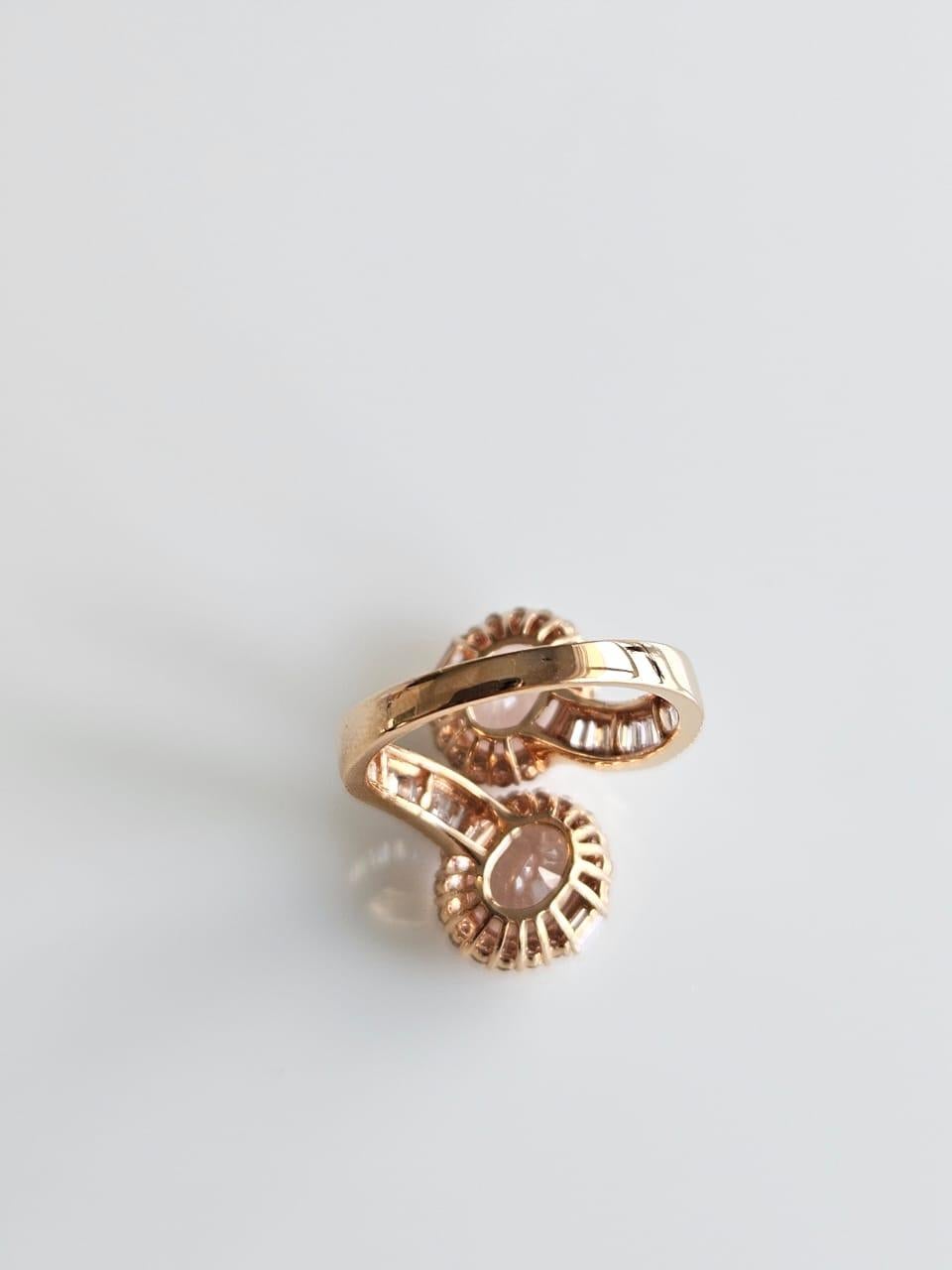 Moderno Anello Toi et Moi in oro rosa 18 carati, Morganite 3,96 carati e diamanti affusolati in vendita