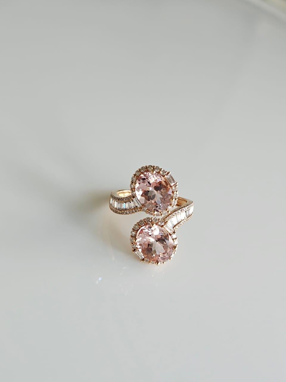 Anello Toi et Moi in oro rosa 18 carati, Morganite 3,96 carati e diamanti affusolati In condizioni Nuovo in vendita a Hong Kong, HK