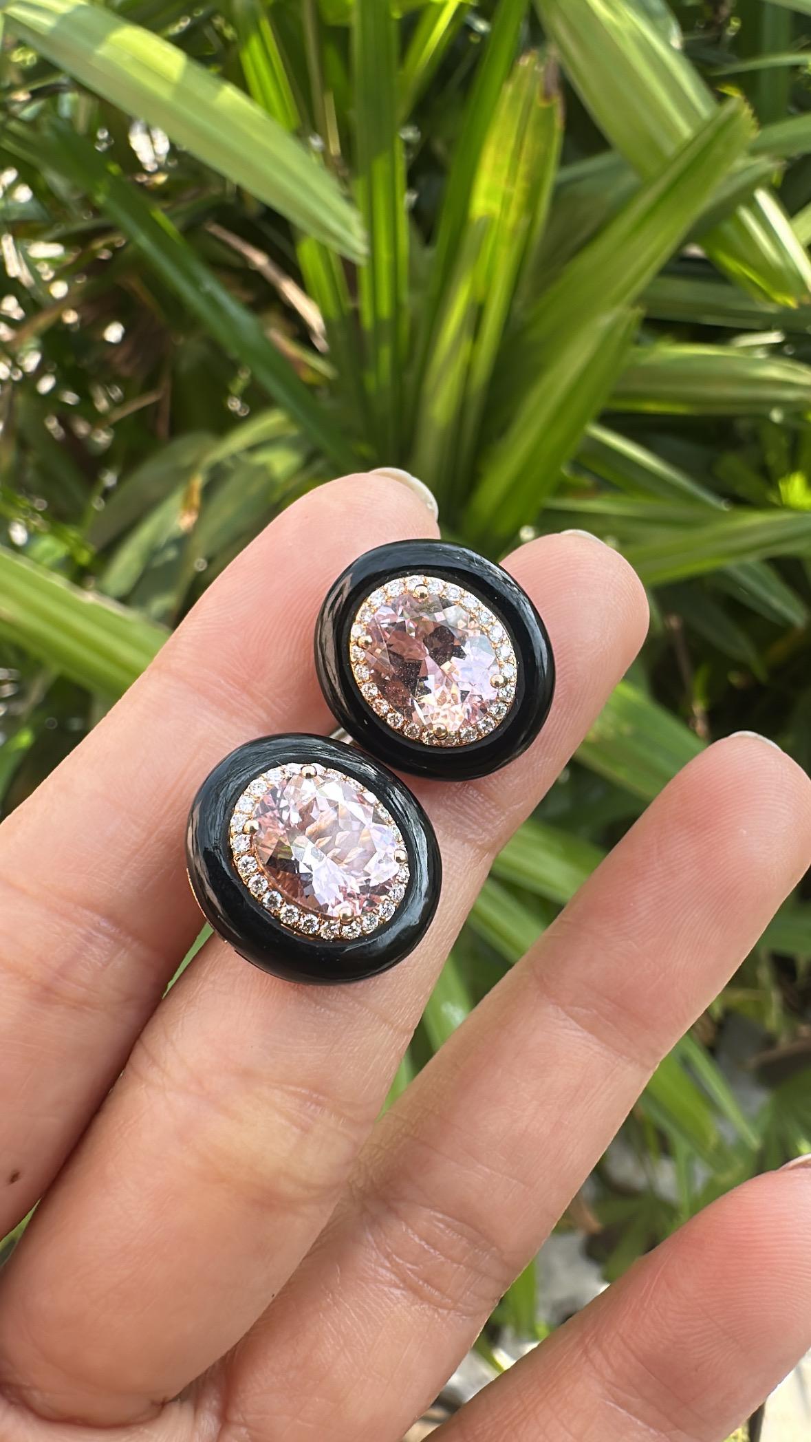 Set in 18K Rose Gold, 4.88 carats Morganite, Black Onyx & Diamonds Stud Earrings For Sale 3