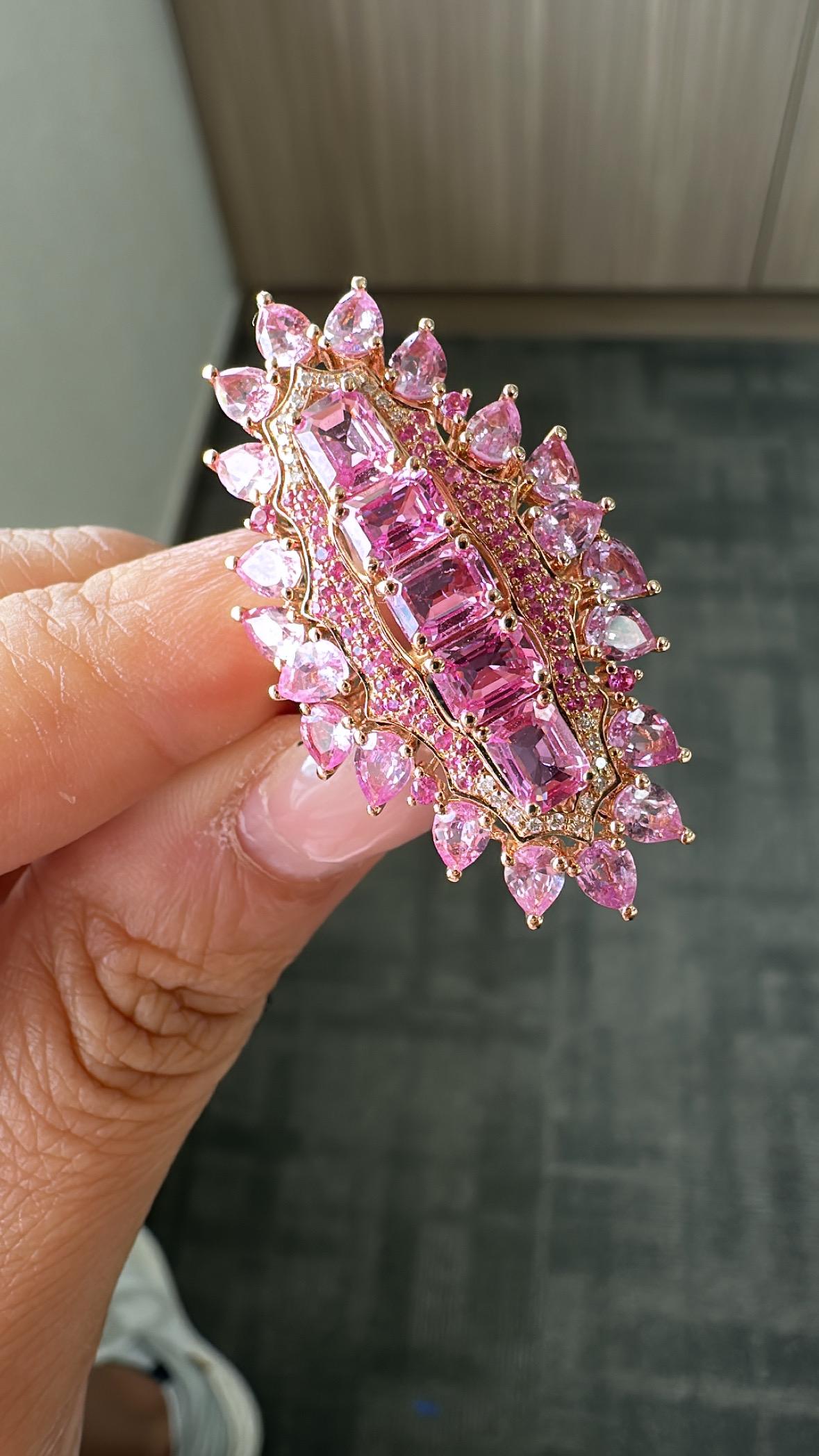 Anillo de cóctel de zafiros rosas de Ceilán y diamantes, engastado en oro rosa de 18 quilates, 5,86 quilates Corte pera en venta
