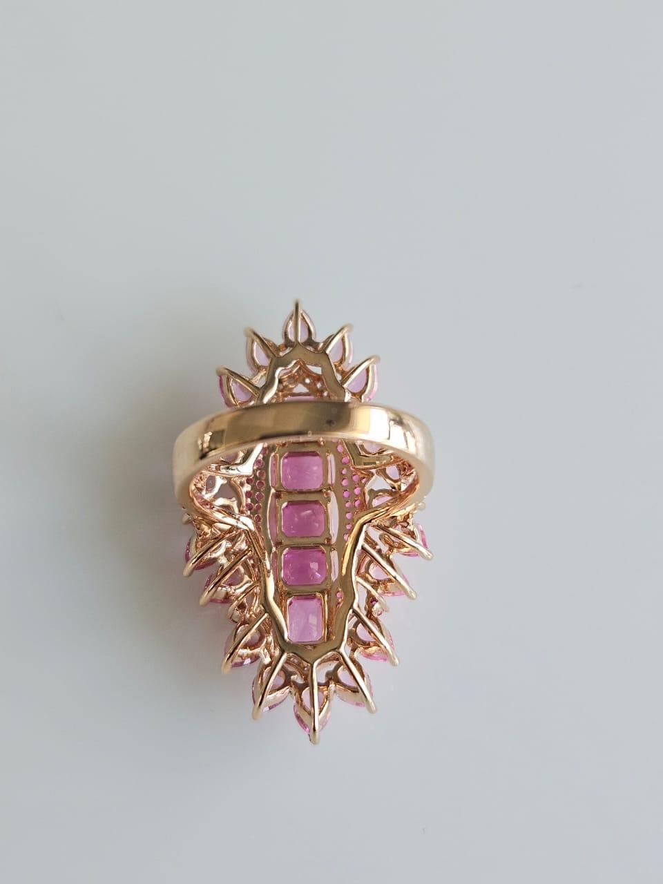 Anillo de cóctel de zafiros rosas de Ceilán y diamantes, engastado en oro rosa de 18 quilates, 5,86 quilates en venta 2