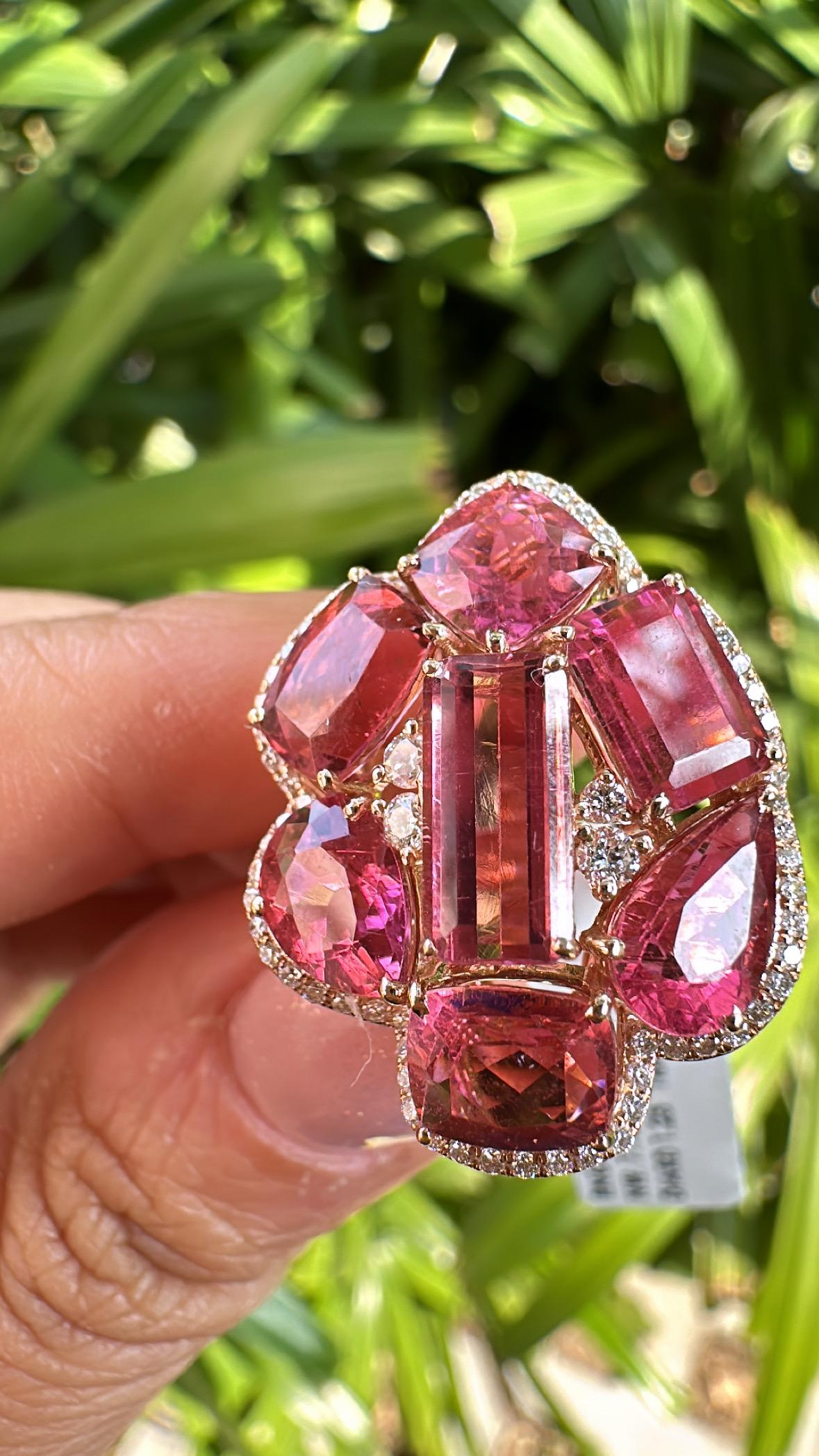 Anello Cocktail Cluster con tormalina e diamanti in oro rosa 18 carati, 8,48 carati in vendita 1