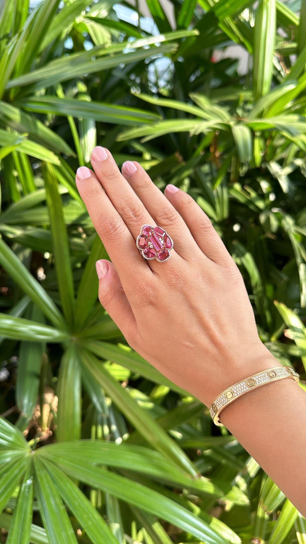 Anello Cocktail Cluster con tormalina e diamanti in oro rosa 18 carati, 8,48 carati in vendita 2
