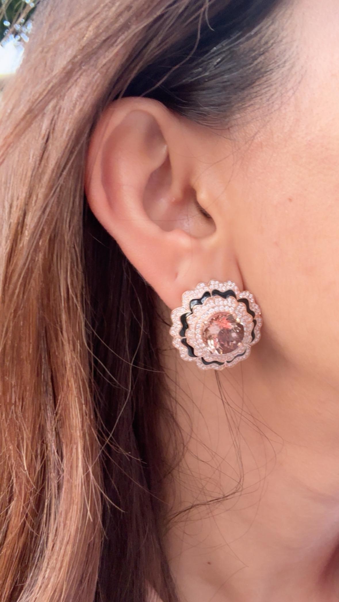 Orecchino con borchia in oro rosa 18 carati, Morganite da 9,15 carati, smalto nero e diamanti in vendita 4