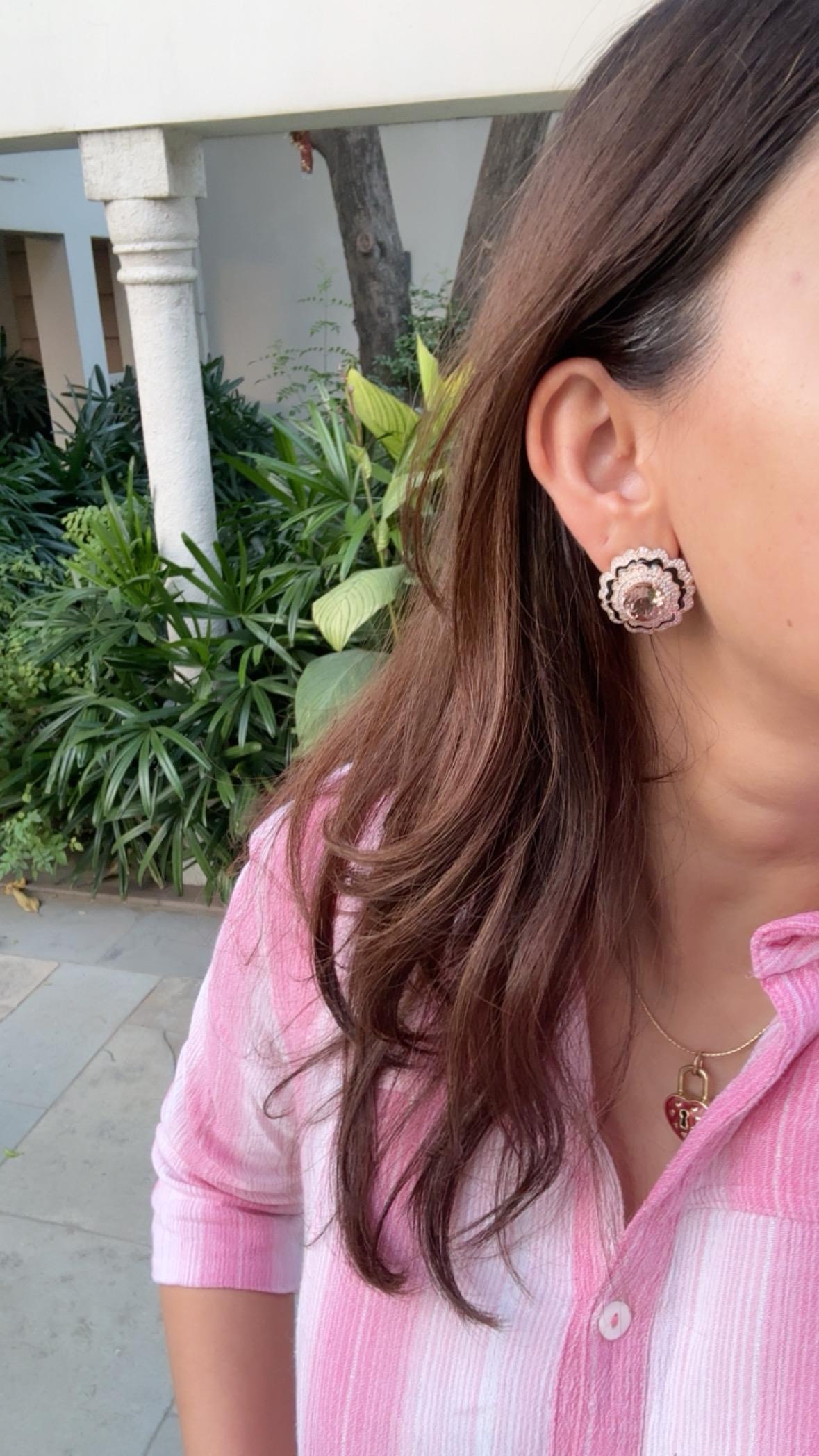 Orecchino con borchia in oro rosa 18 carati, Morganite da 9,15 carati, smalto nero e diamanti in vendita 5