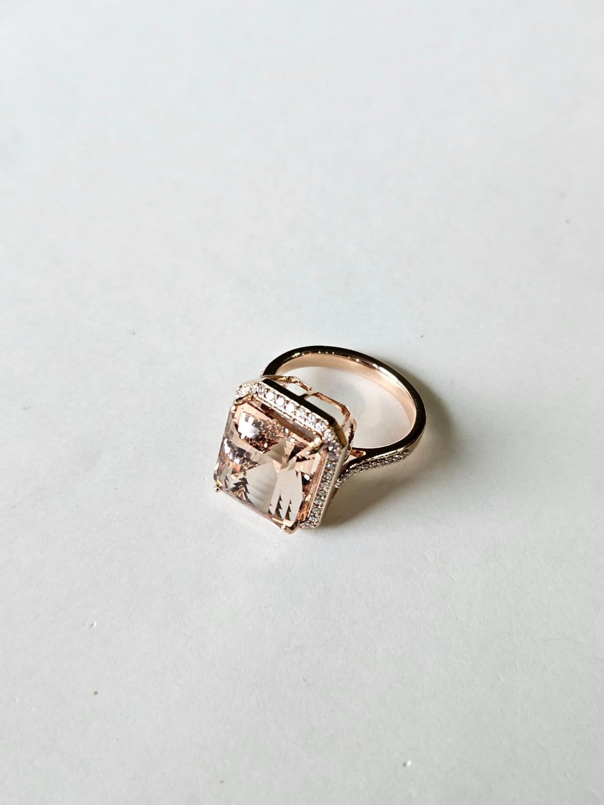 Moderne Bague de fiançailles moderne en or rose 18 carats, 9,59 carats, Morganite et diamants en vente