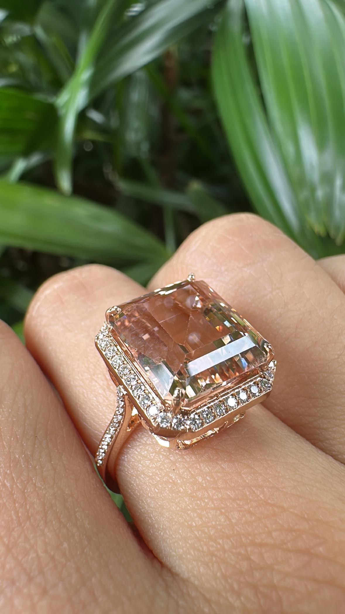 Bague de fiançailles moderne en or rose 18 carats, 9,59 carats, Morganite et diamants en vente 2
