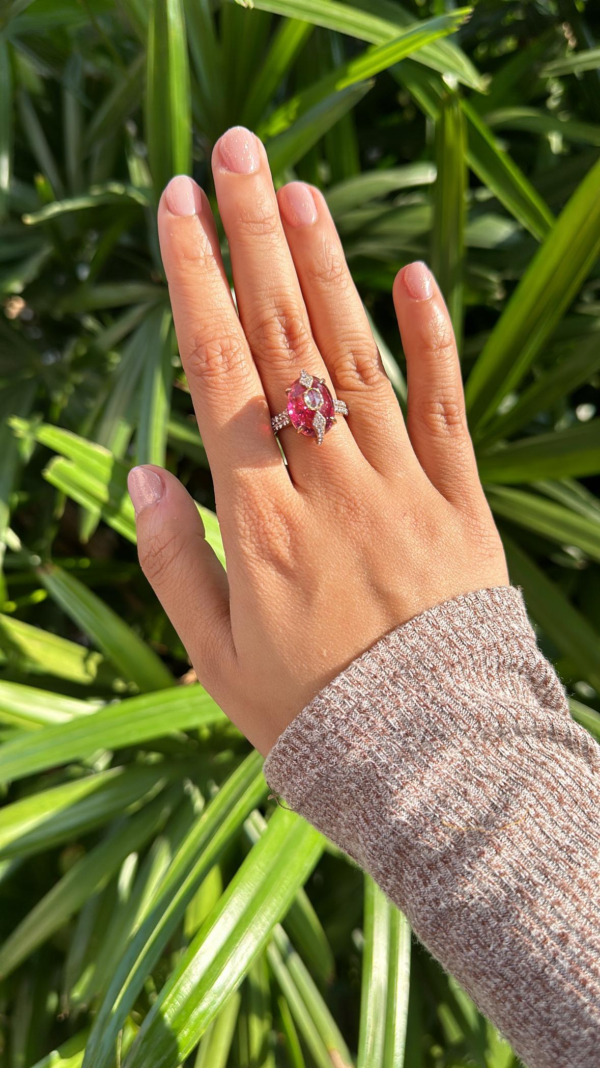 Set in 18K Rose Gold, 9.98 carats, Tourmaline & Rose Cut Diamonds Dome Ring In New Condition For Sale In Hong Kong, HK