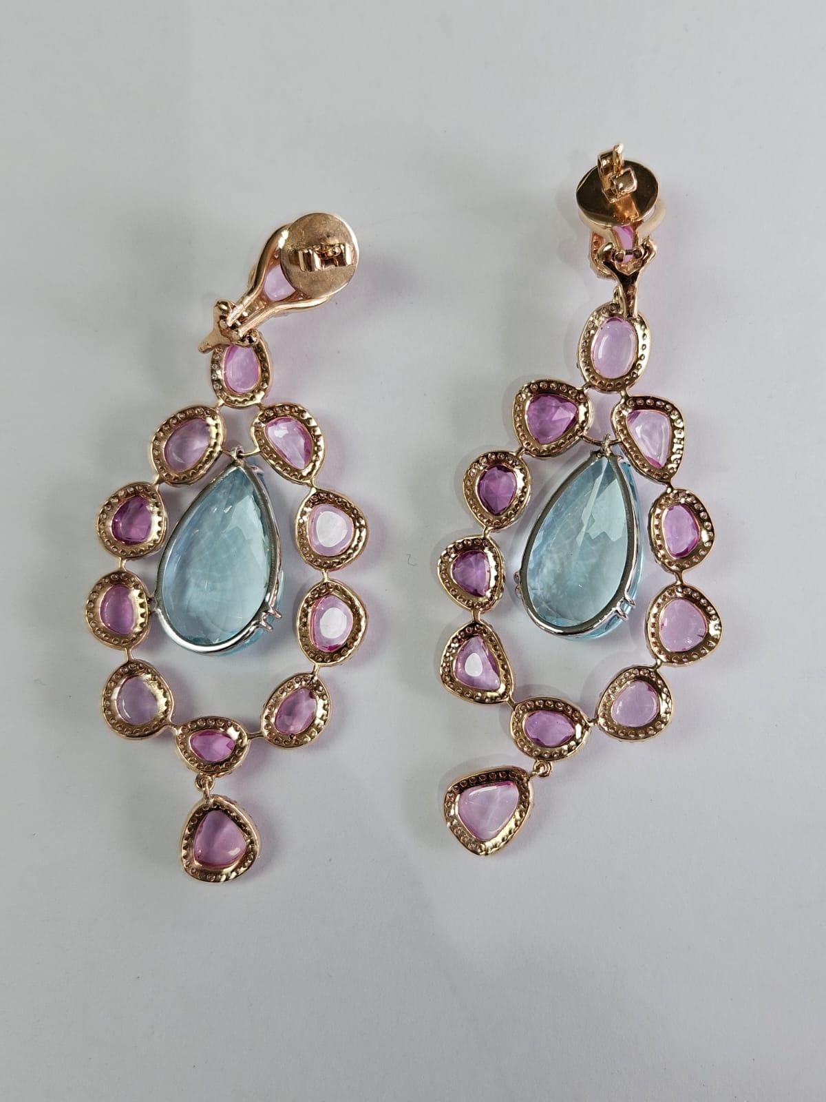 Moderne Boucles d'oreilles chandelier en or rose 18 carats, aigue-marine, saphirs roses et diamants en vente