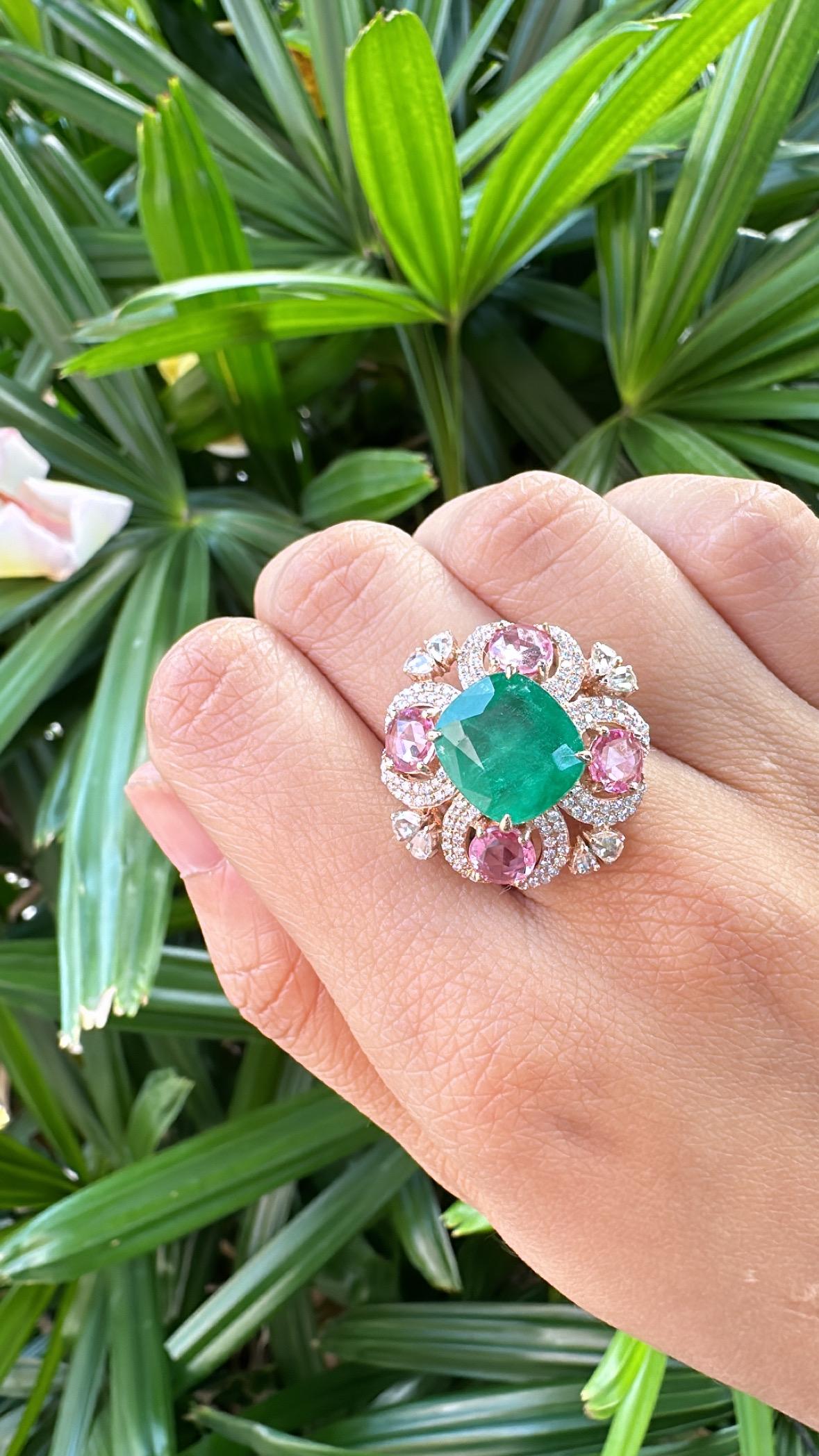 Set in 18K Rose Gold, Emerald, Pink Sapphires & Rose Cut Diamonds Cocktail Ring For Sale 7
