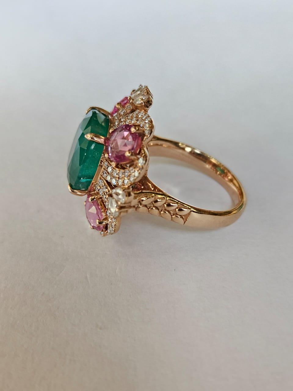 Set in 18K Rose Gold, Emerald, Pink Sapphires & Rose Cut Diamonds Cocktail Ring In New Condition For Sale In Hong Kong, HK