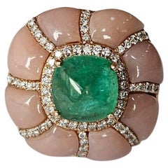Anillo de Cóctel en Oro Rosa de 18 K, Esmeralda Sugarloaf, Ópalo Rosa y Diamantes