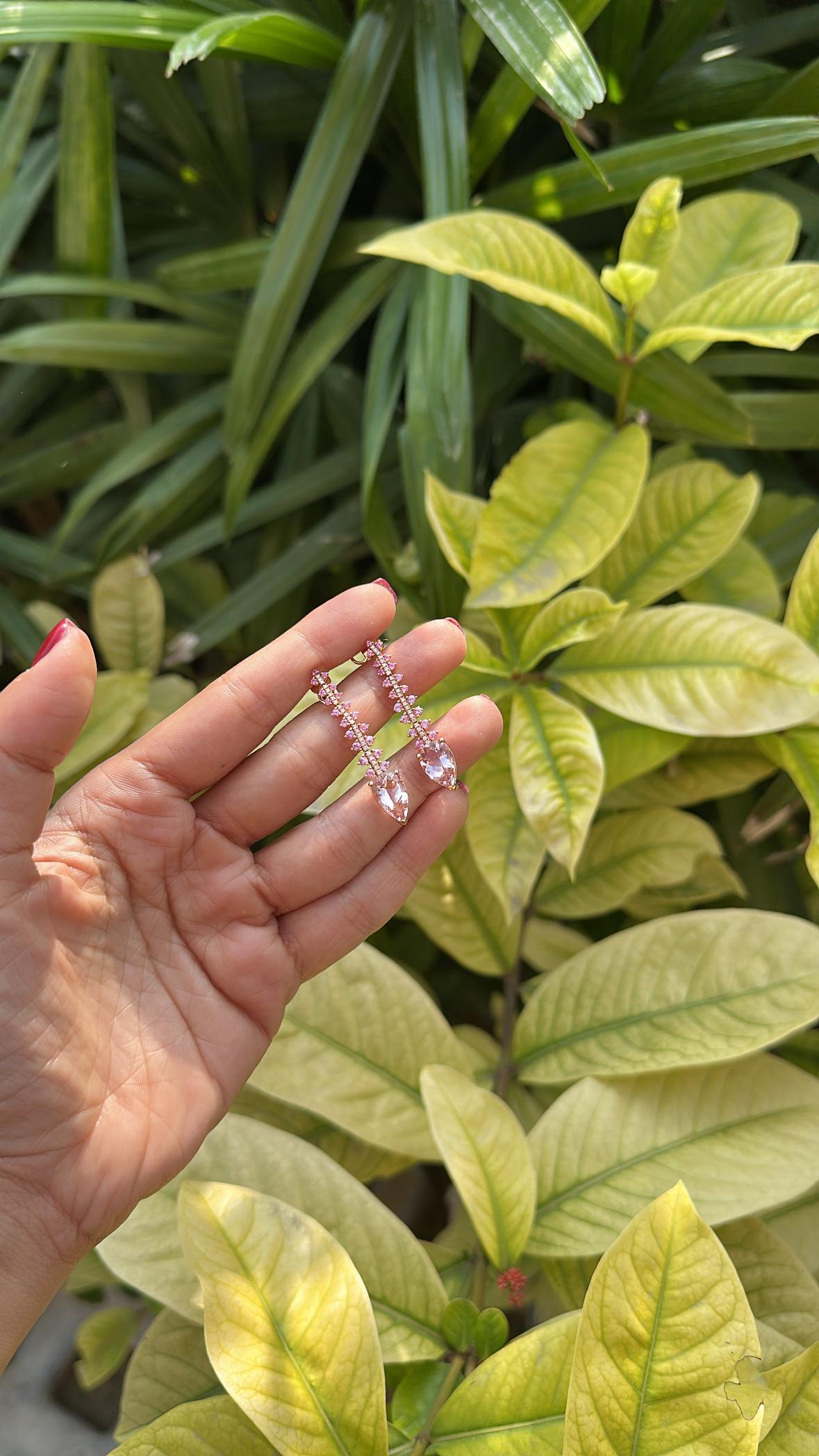 Orecchino pendente in oro rosa 18 carati, morganite, zaffiri rosa di Ceylon e diamanti in vendita 1
