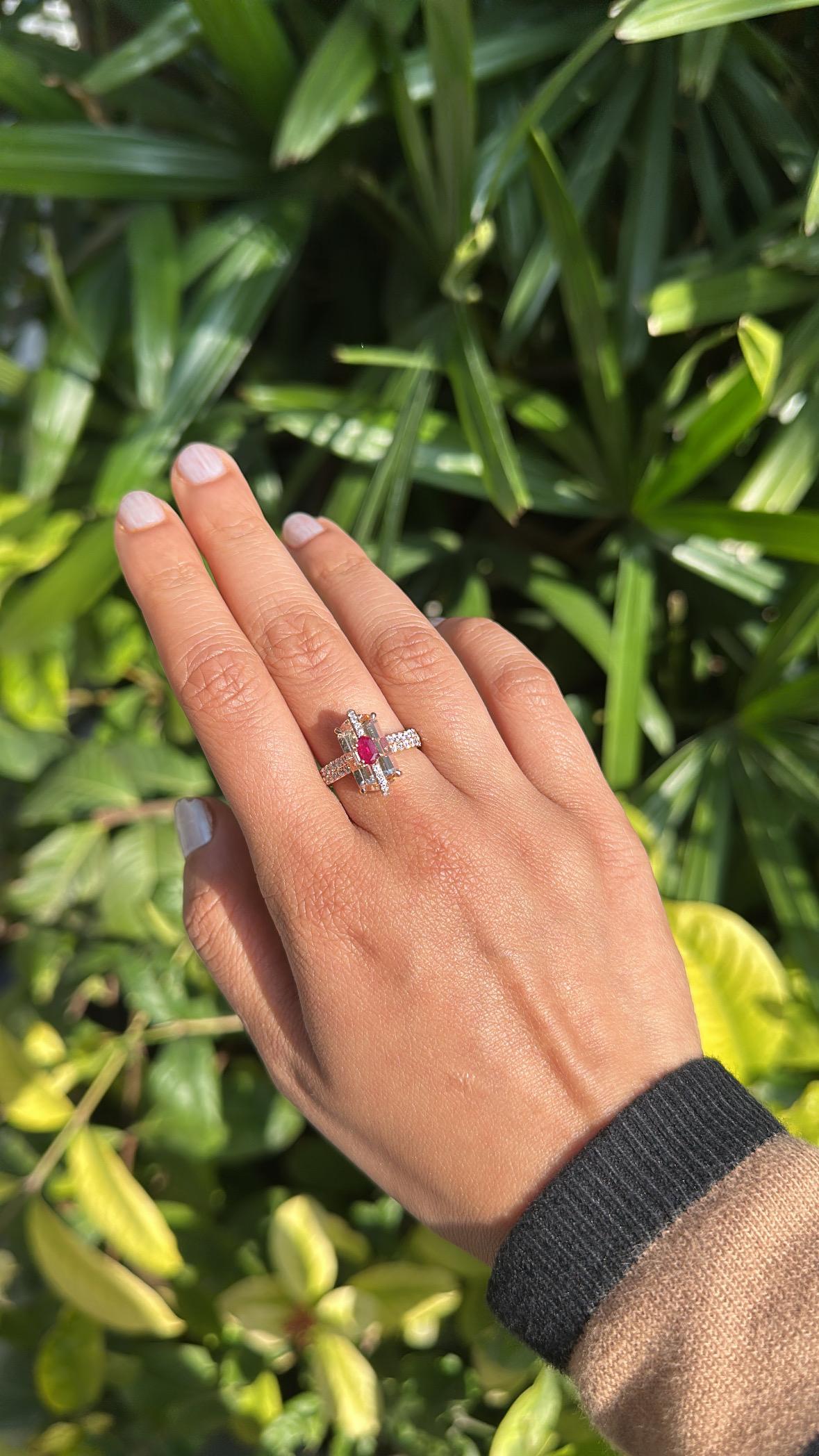 Verlobungsring aus 18 Karat Roségold, Morganit, Mosambik-Rubin und Diamanten im Angebot 4