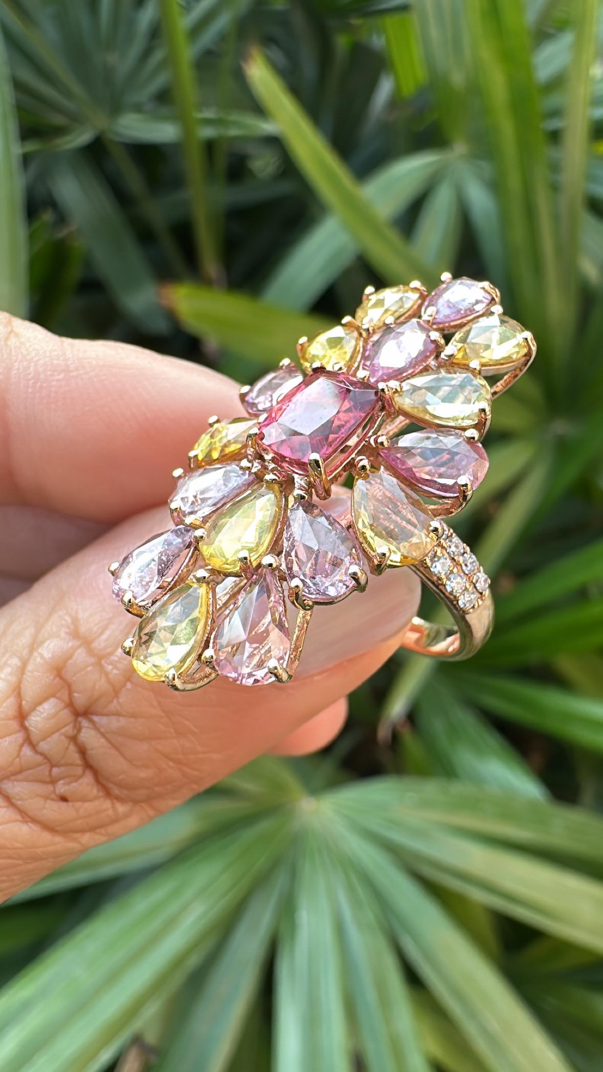 Set in 18 Karat Roségold, rosa Saphiren, Turmalin und Diamant-Cluster-Cocktailring im Angebot 1