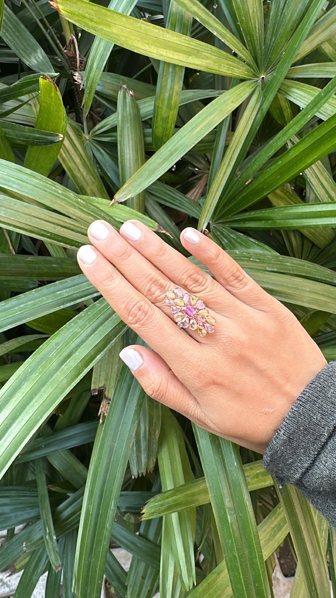 Set in 18 Karat Roségold, rosa Saphiren, Turmalin und Diamant-Cluster-Cocktailring im Angebot 2