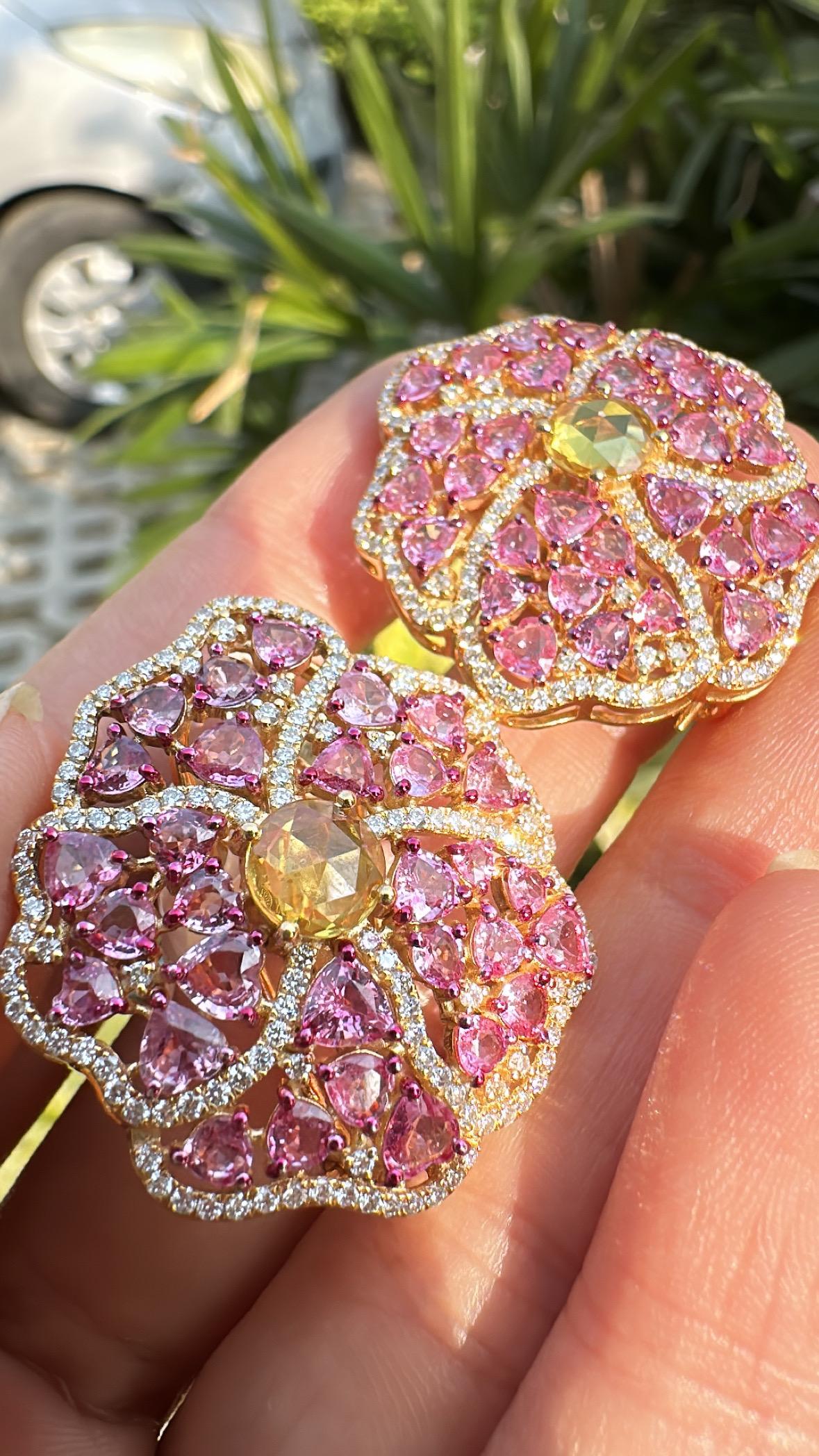 Boucles d'oreilles en or rose 18 carats, saphirs roses, saphirs jaunes et diamants Unisexe en vente