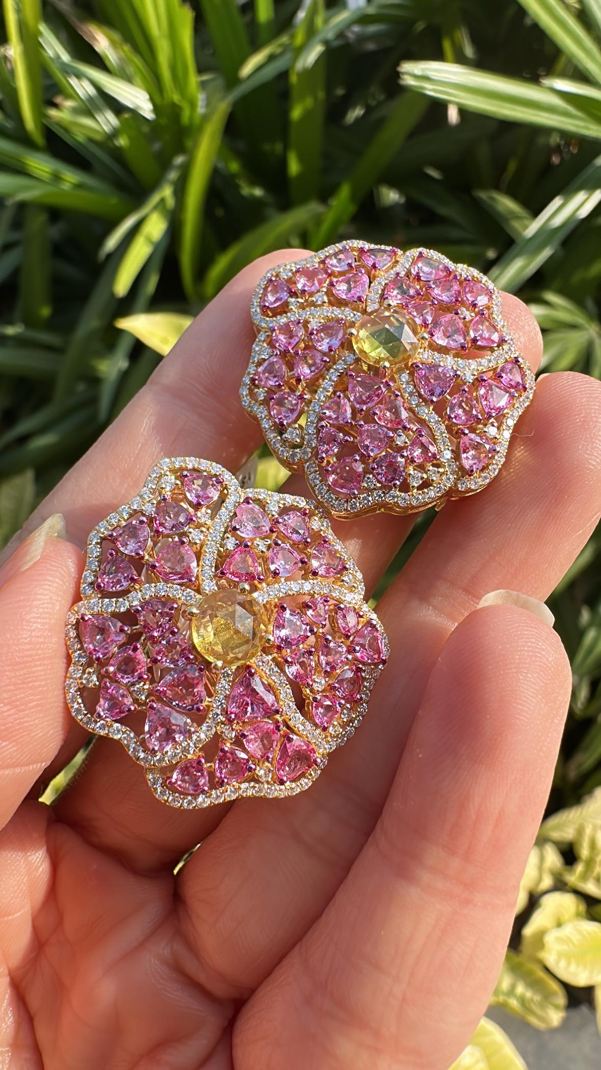 Boucles d'oreilles en or rose 18 carats, saphirs roses, saphirs jaunes et diamants en vente 2