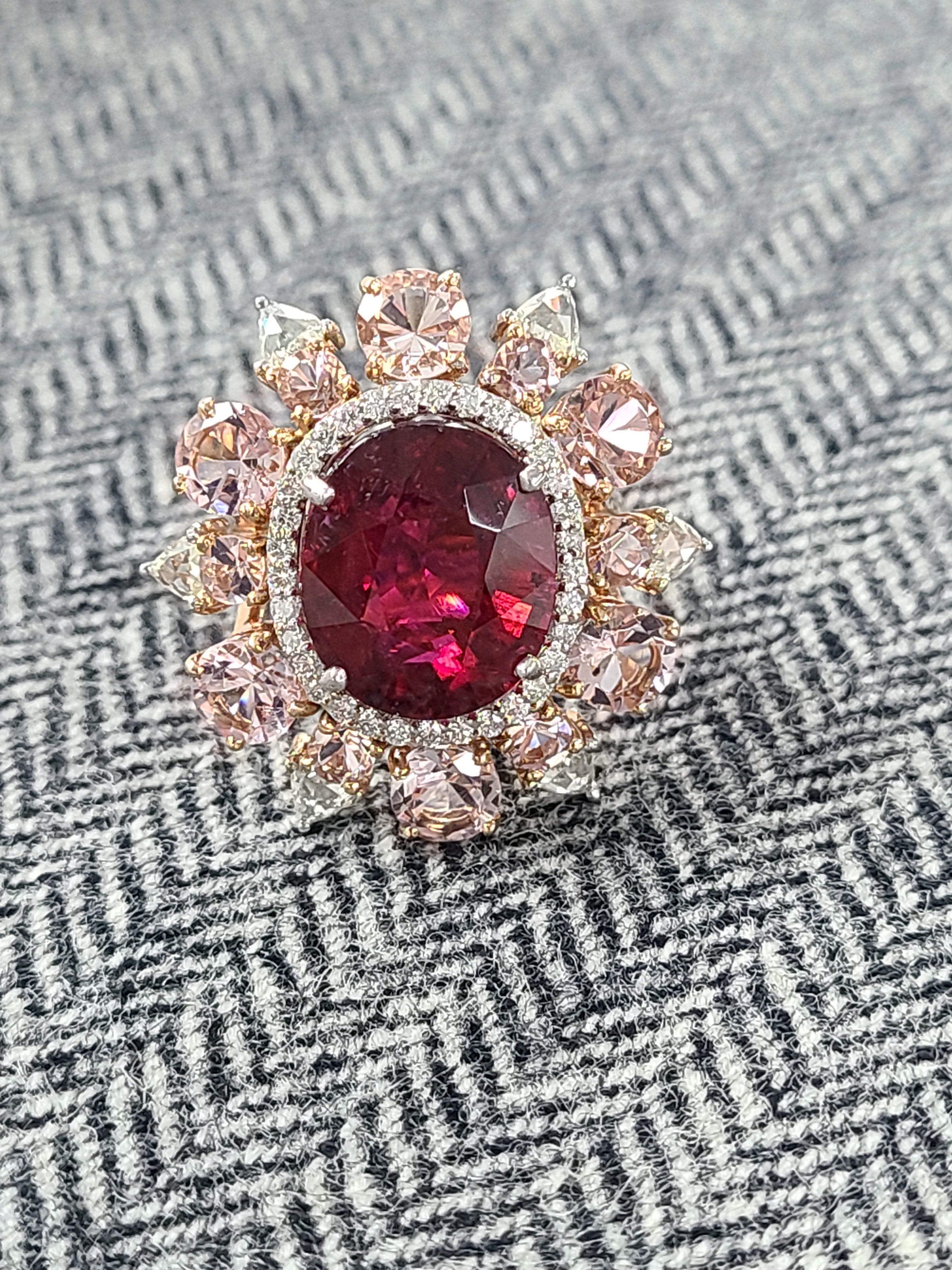 18 Karat Rose Gold Rubellite and Morganite Ring with Diamonds In New Condition In Hong Kong, HK