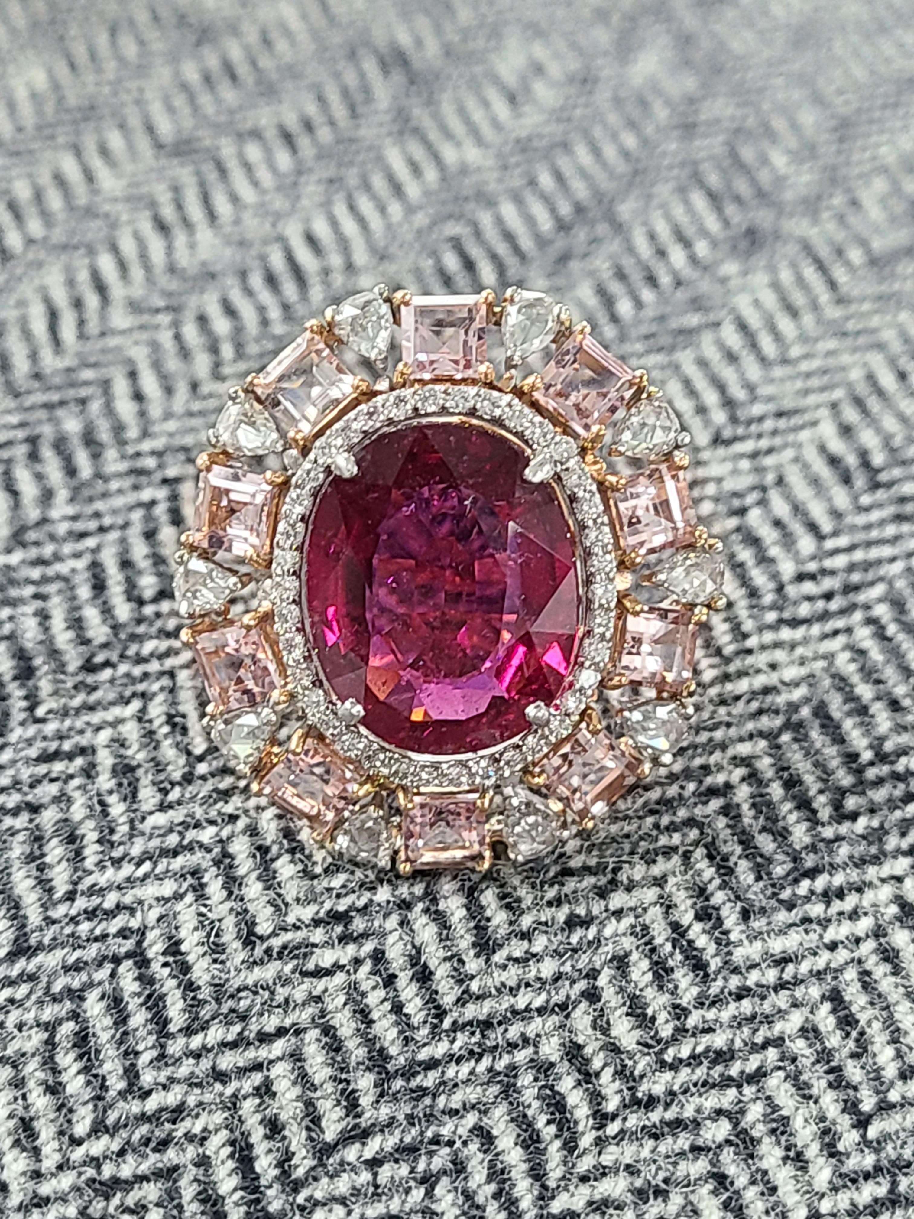 18 Karat Rose Gold Rubellite and Morganite Ring with Diamonds In New Condition In Hong Kong, HK