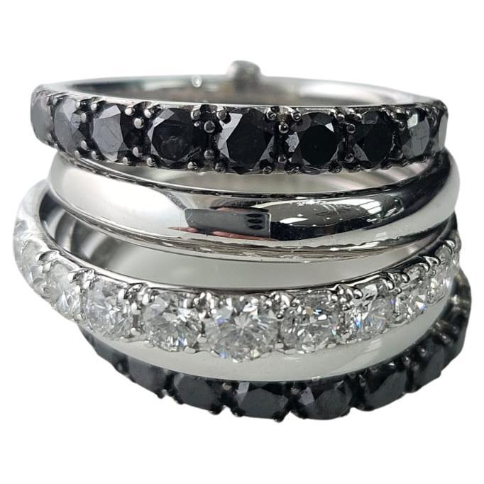 Anillo de compromiso en oro blanco de 18 quilates, 1,00 quilates, diamantes blancos y negros
