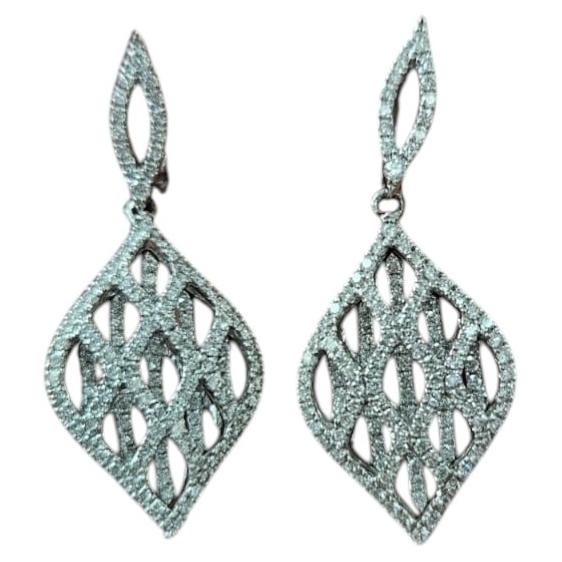 Set in 18K White Gold, 1.00 carats, natural Diamonds classic Dangle Earrings