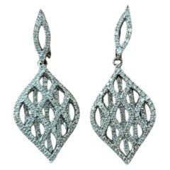 Set in 18K White Gold, 1.00 carats, natural Diamonds classic Dangle Earrings