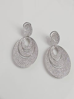 Set in 18K white Gold, 11.00 carats, natural Diamonds Chandelier Dangle Earrings