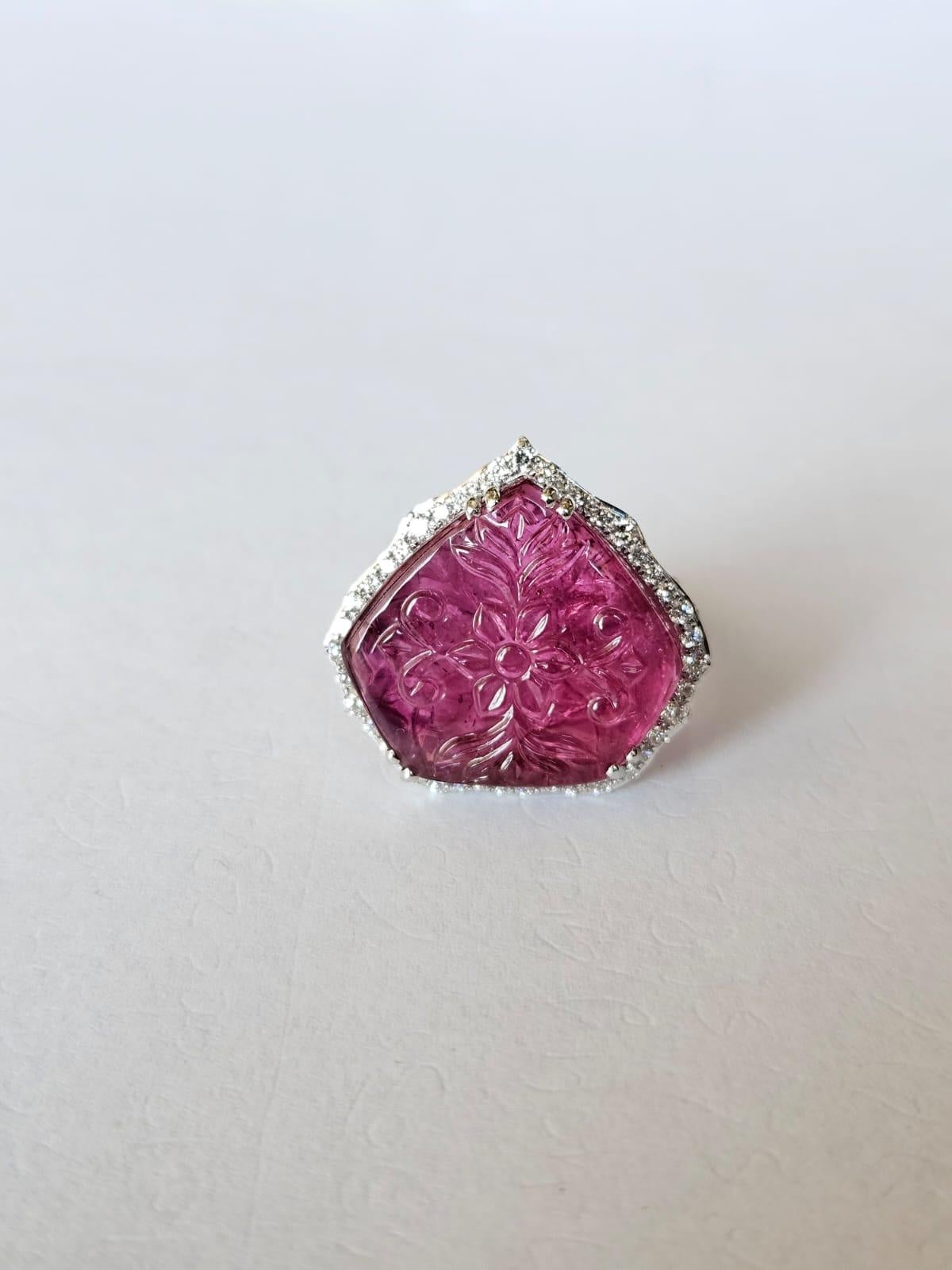 Set in 18K white Gold, 13.38 carats, carved Rubellite & Diamonds Cocktail Ring In New Condition In Hong Kong, HK